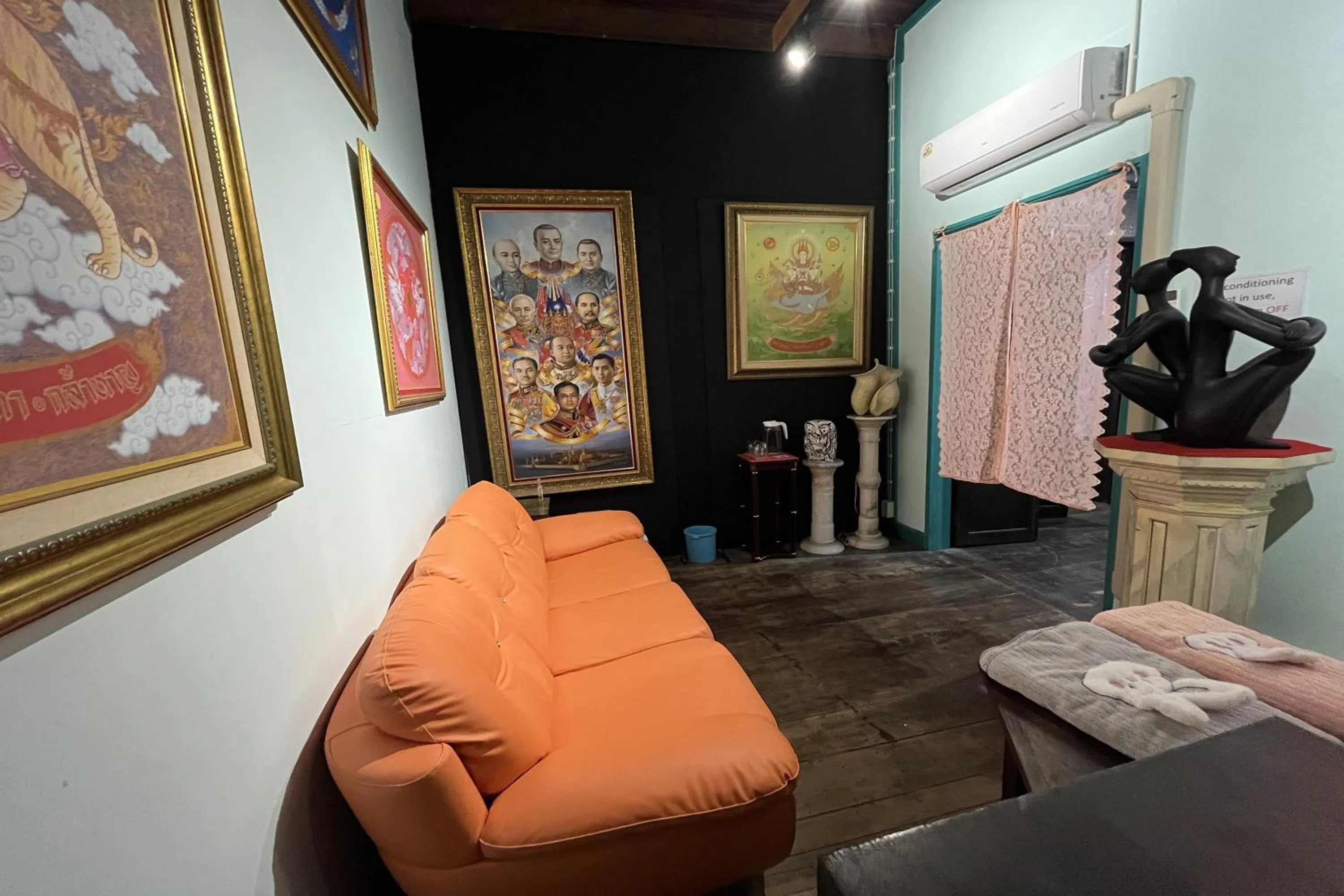 Seating area in 64 Sweet Home Dusit BKK