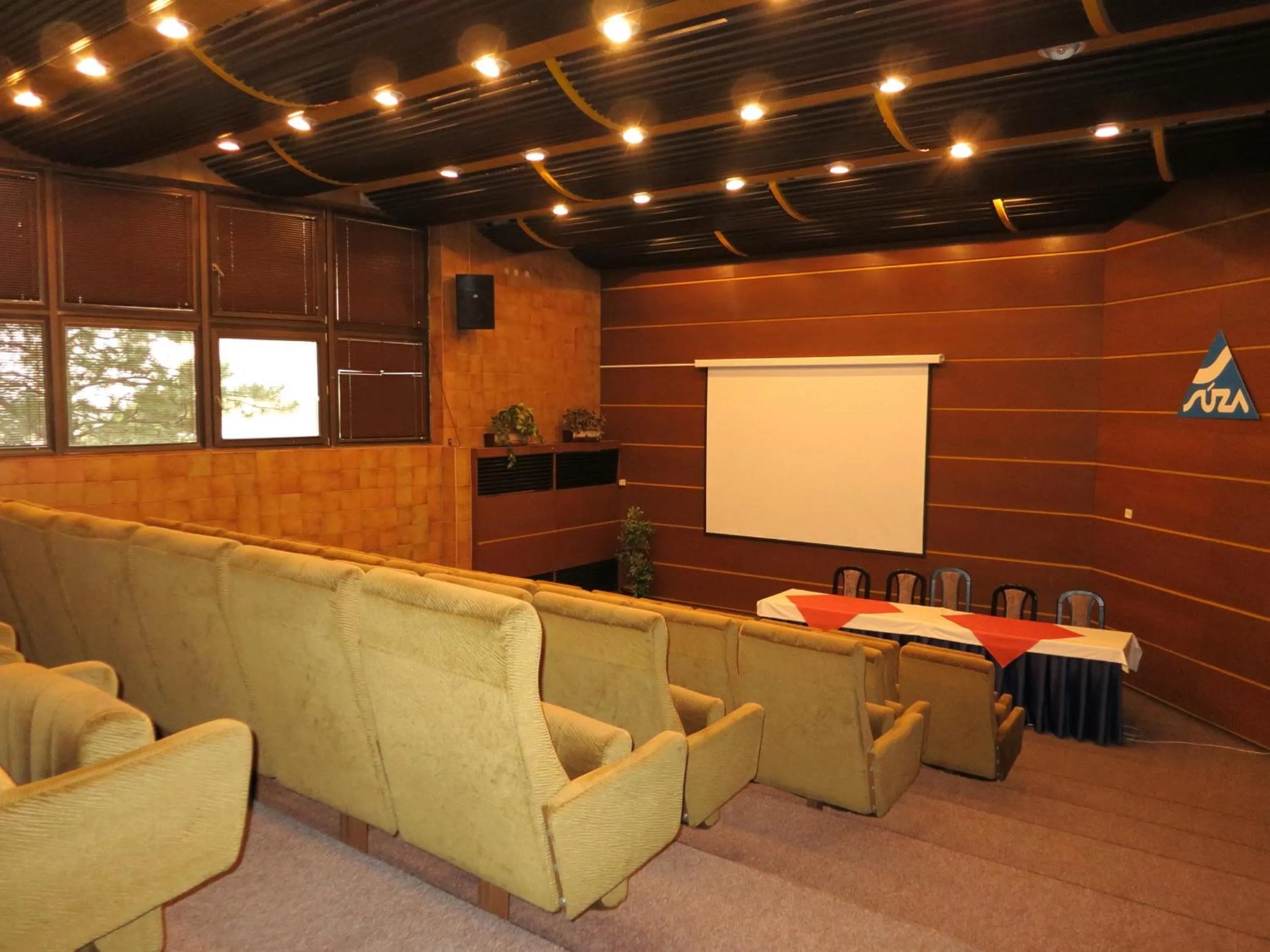 Business facilities in Retro Hotel Suza