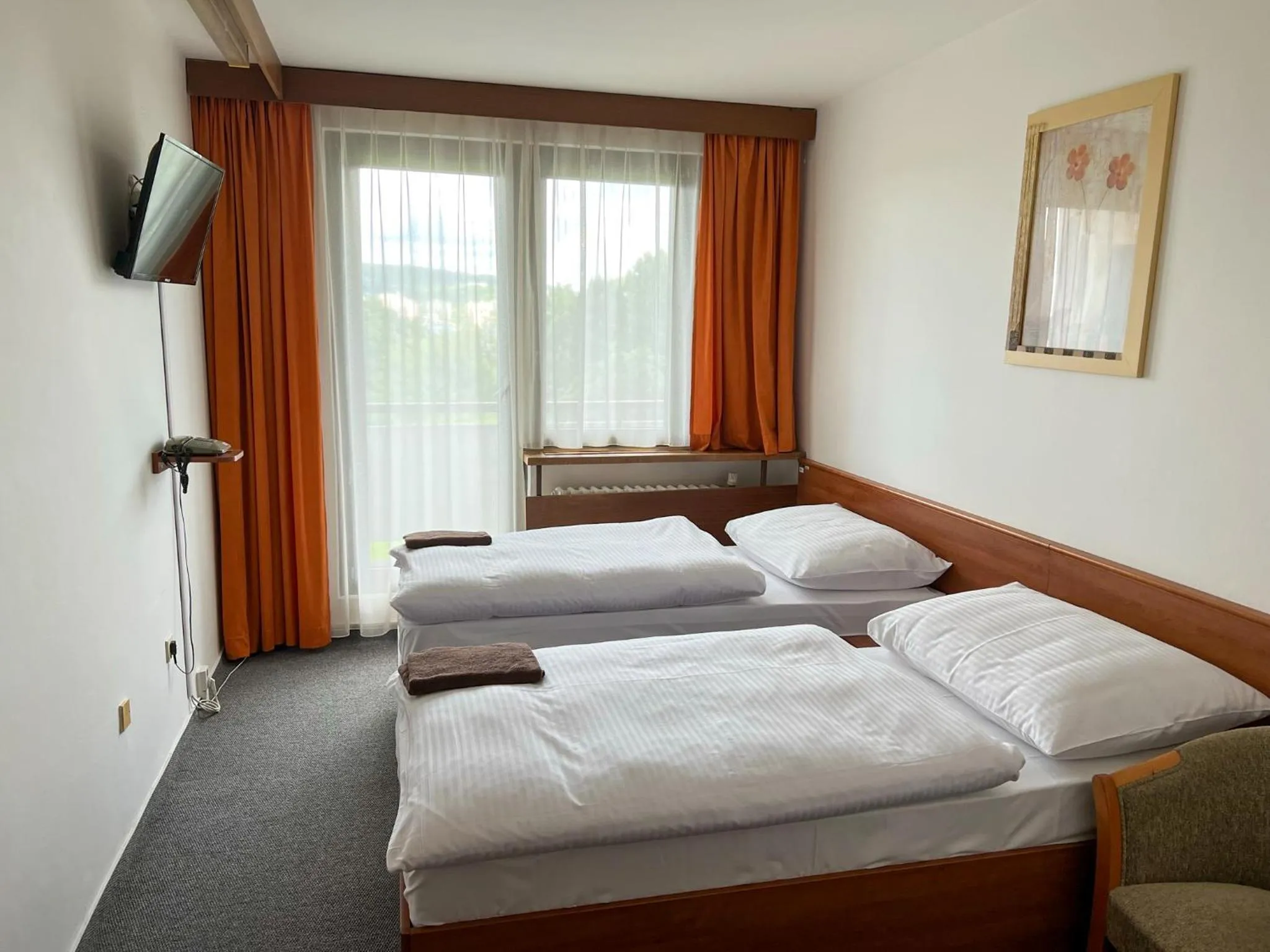 Photo of the whole room, Bed in Retro Hotel Suza