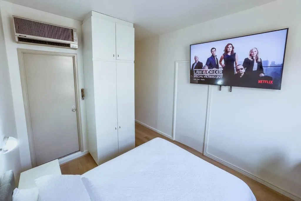 City Studio with Netflix Premium 4K and Memory foam bed