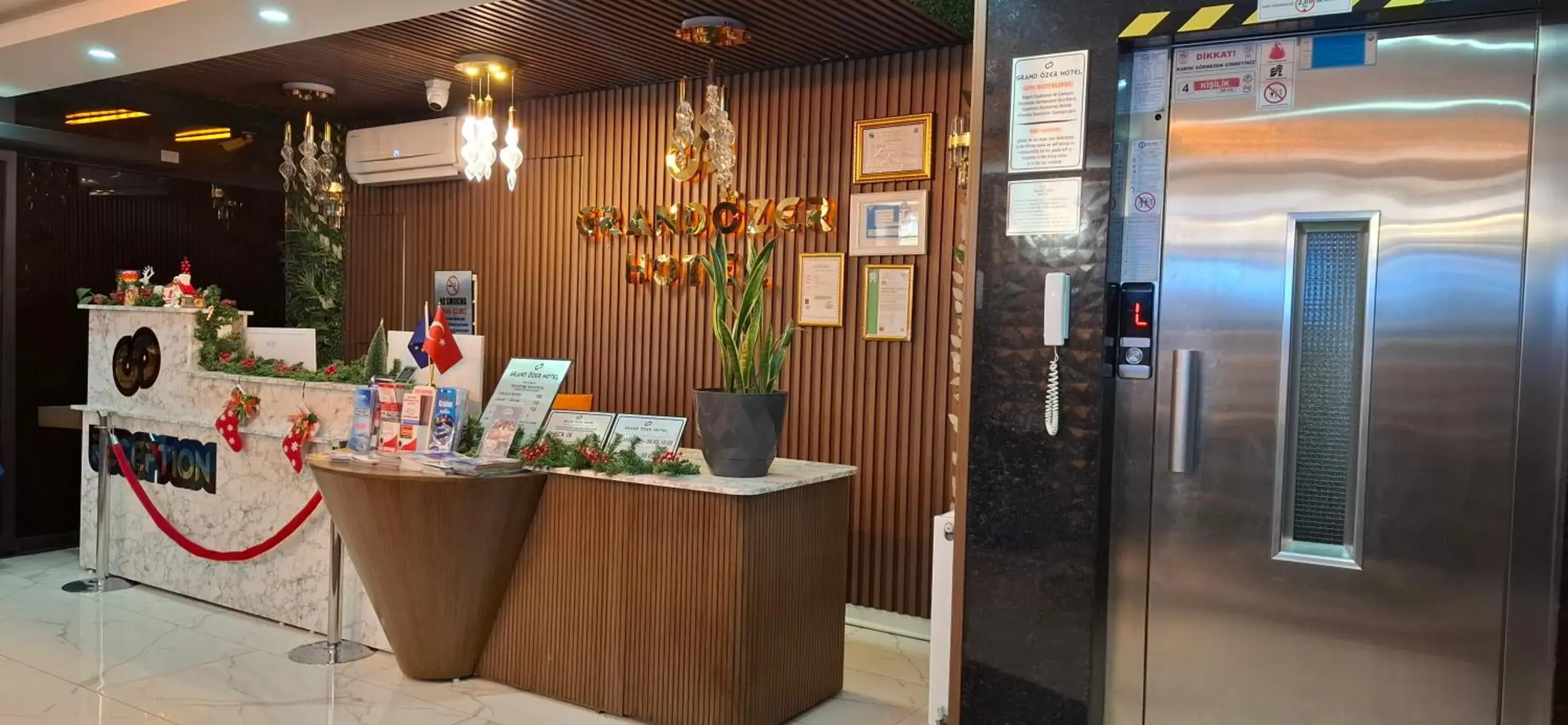 Lobby or reception in Grand Özer Hotel Lobby or reception in Grand Özer Hotel