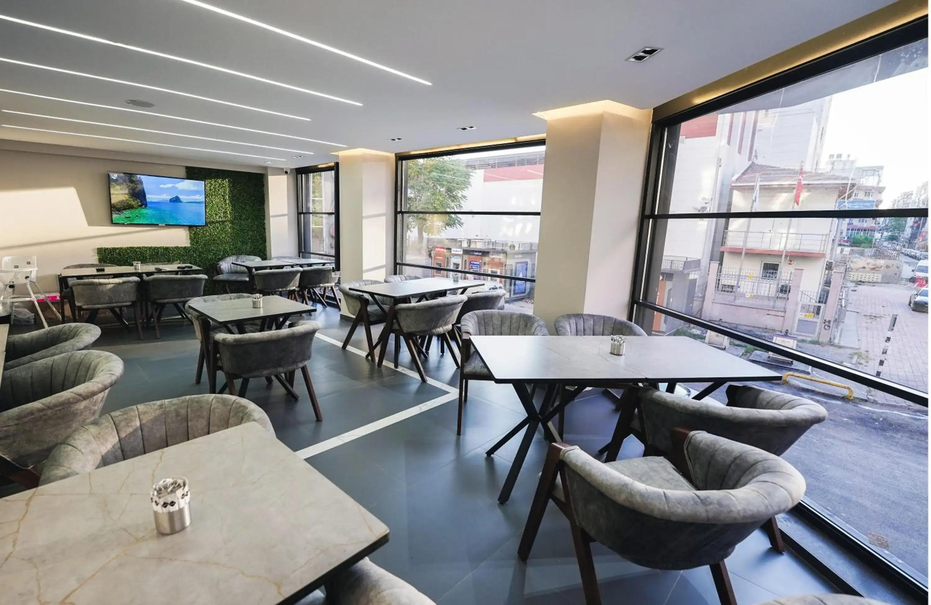 Restaurant/places to eat in Grand Özer Hotel Restaurant/places to eat in Grand Özer Hotel