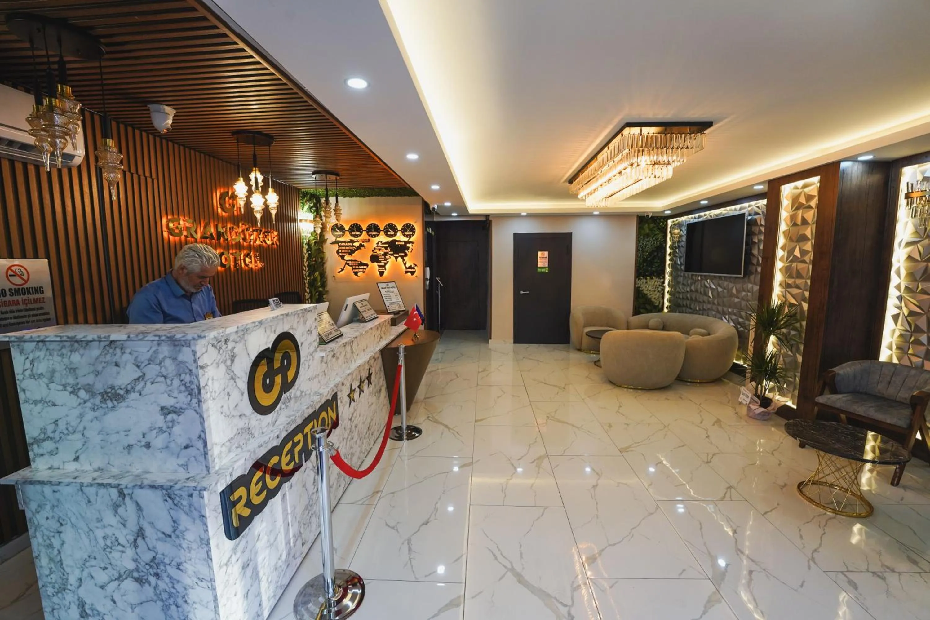 Lobby or reception in Grand Özer Hotel