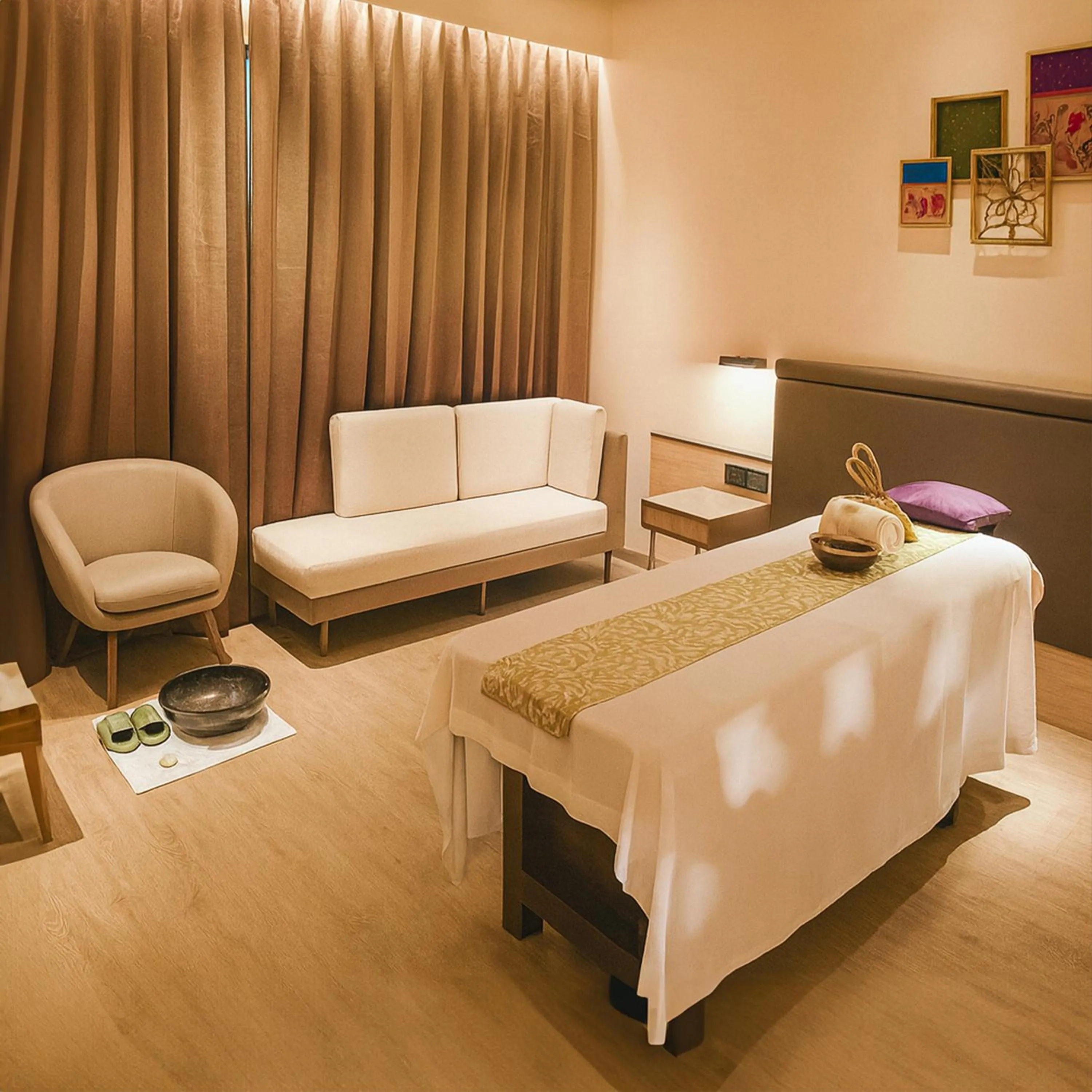 Spa and wellness centre/facilities, Bed in Hyatt Place Aurangabad Airport