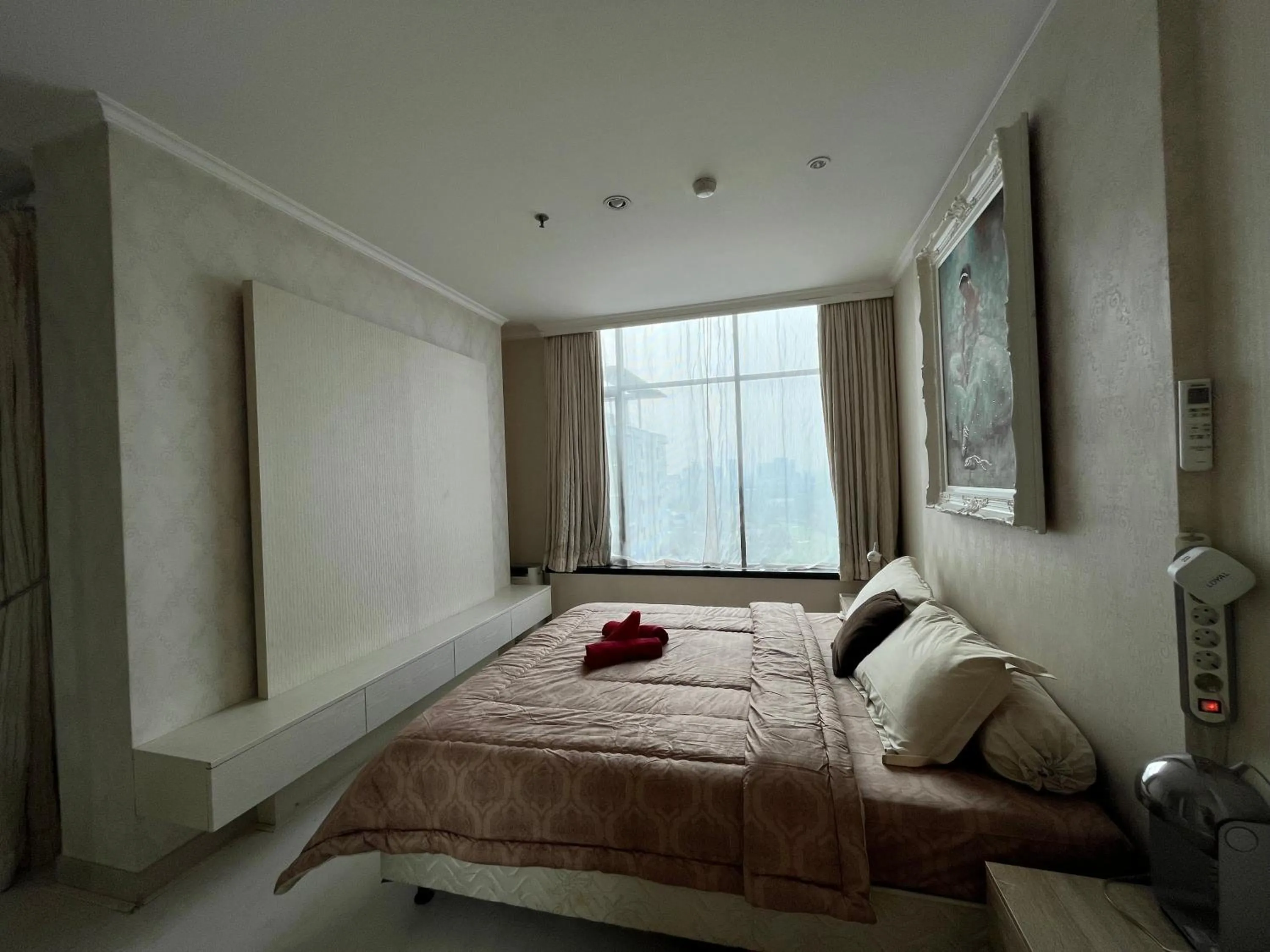2BR-Hamptons Park Apartment