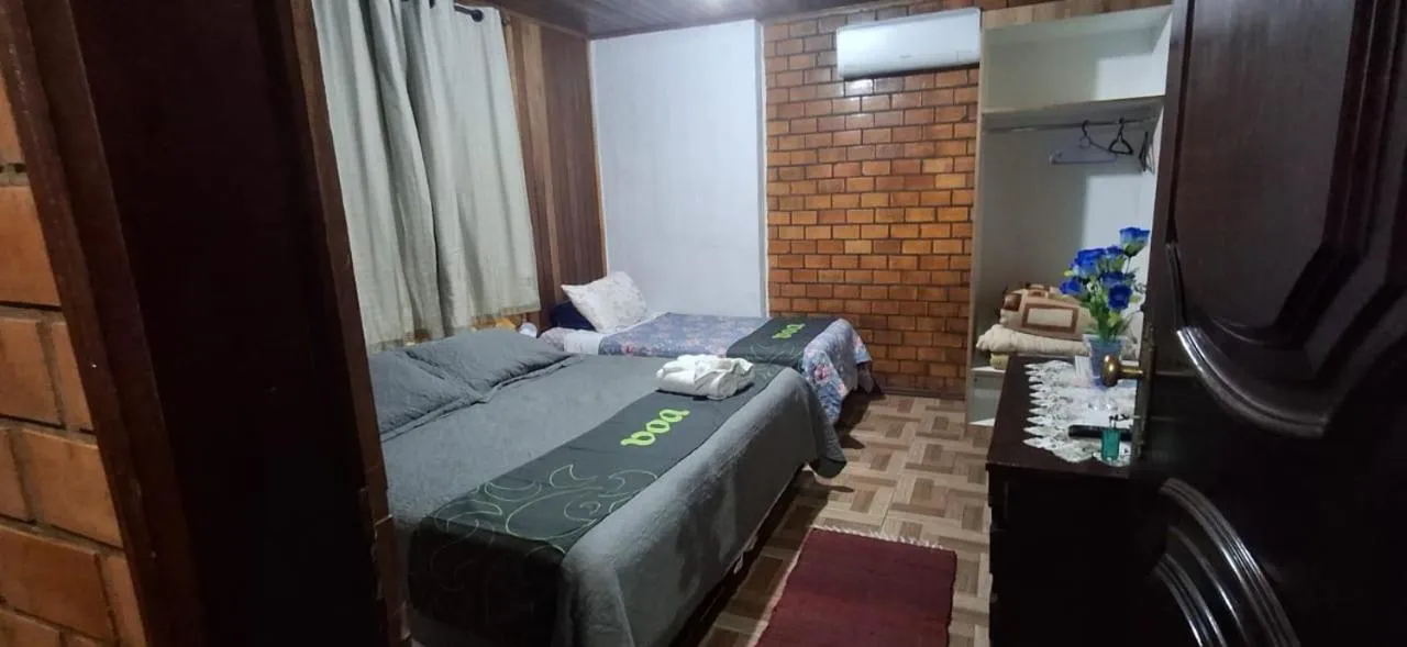 Photo of the whole room in Chalé das Neves