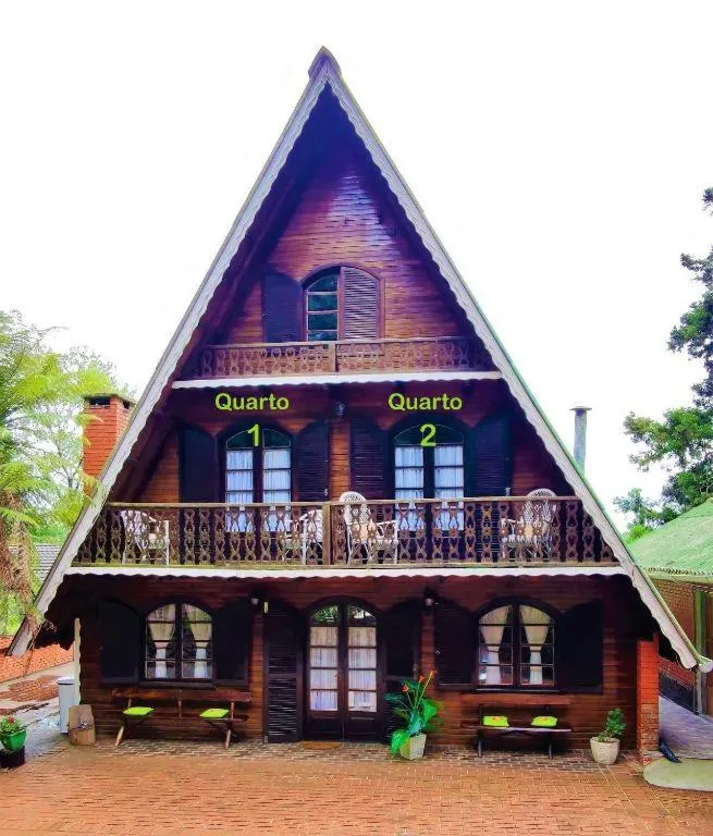 Property building in Chalé das Neves