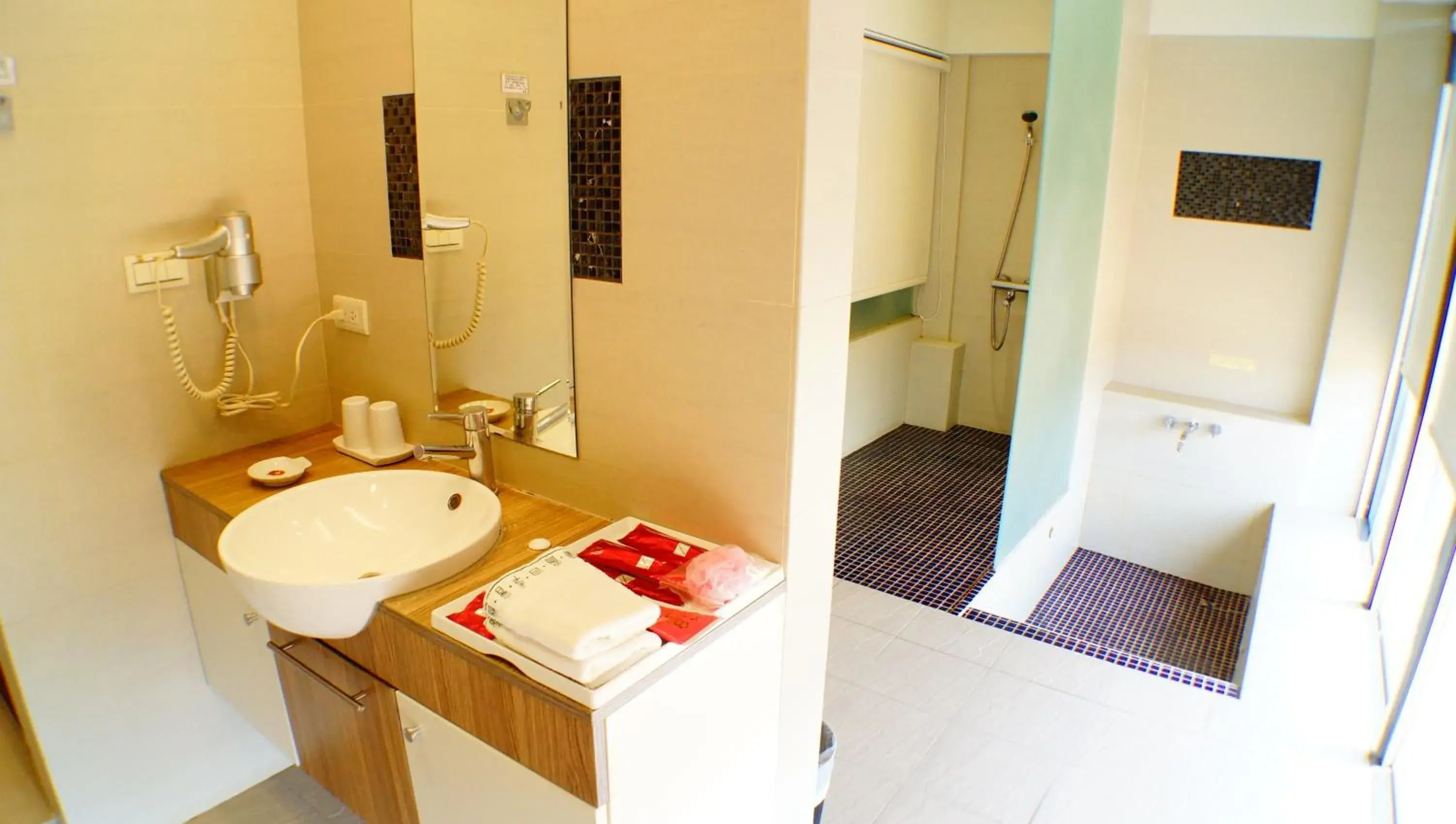 Shower, Bathroom in Lan Yang Resort Four Seasons