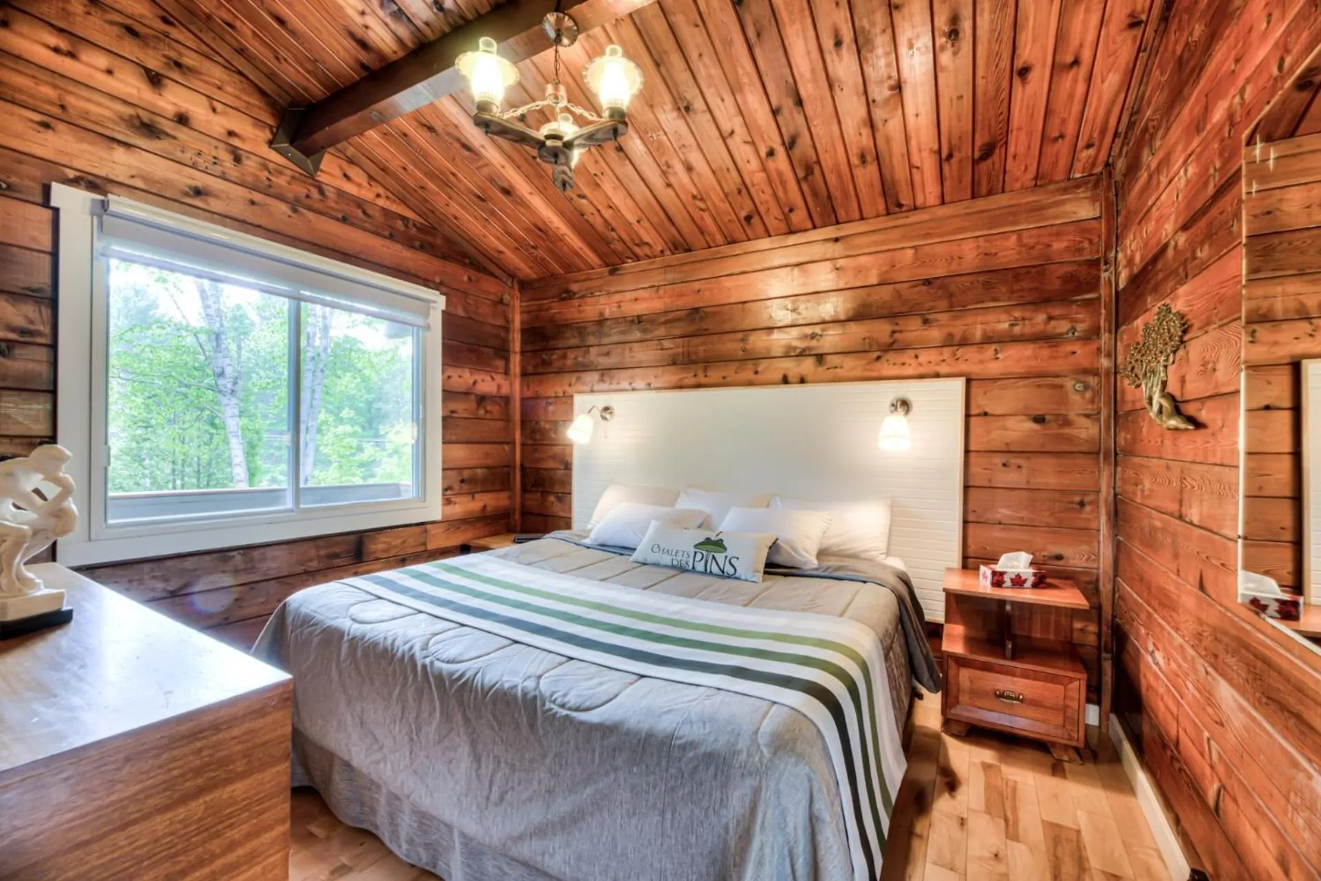 Bedroom, Bed in Domaine Chalets des pins