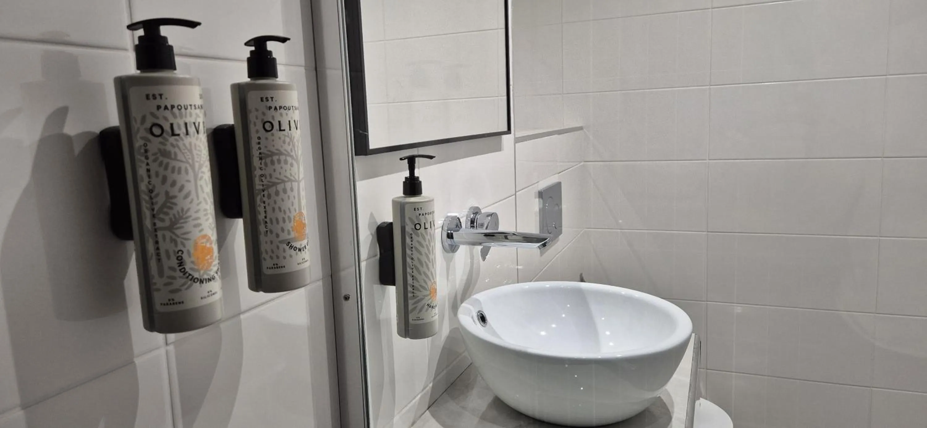 Bathroom in Figleaf Kypseli