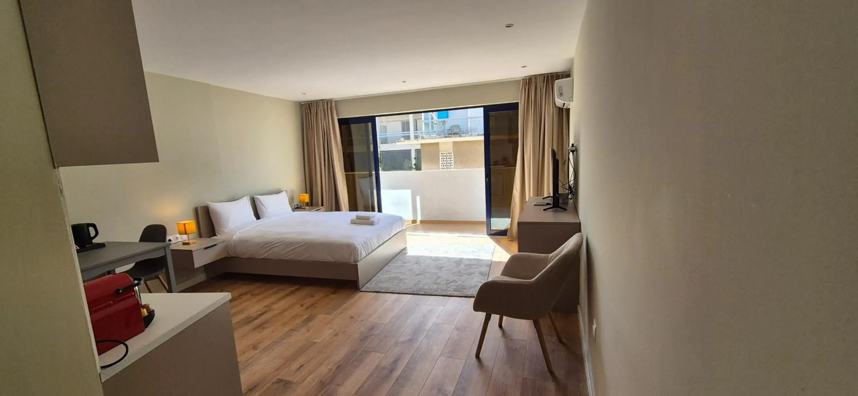 Bed in Figleaf Kypseli Bed in Figleaf Kypseli