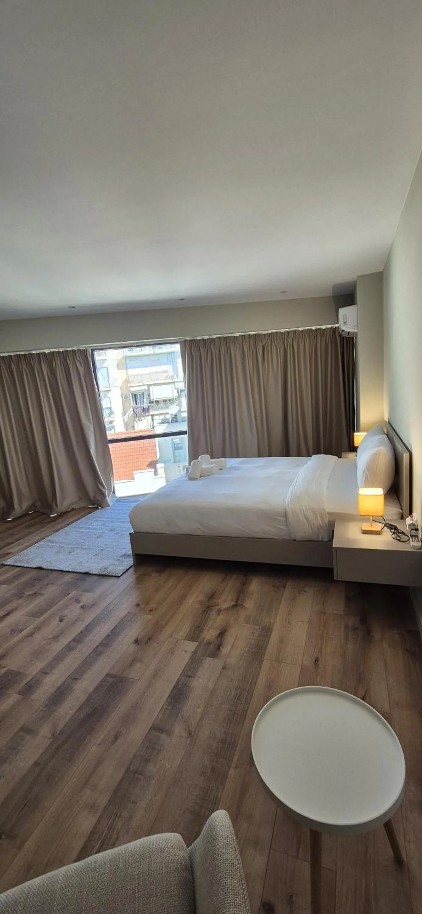 Photo of the whole room, Bed in Figleaf Kypseli