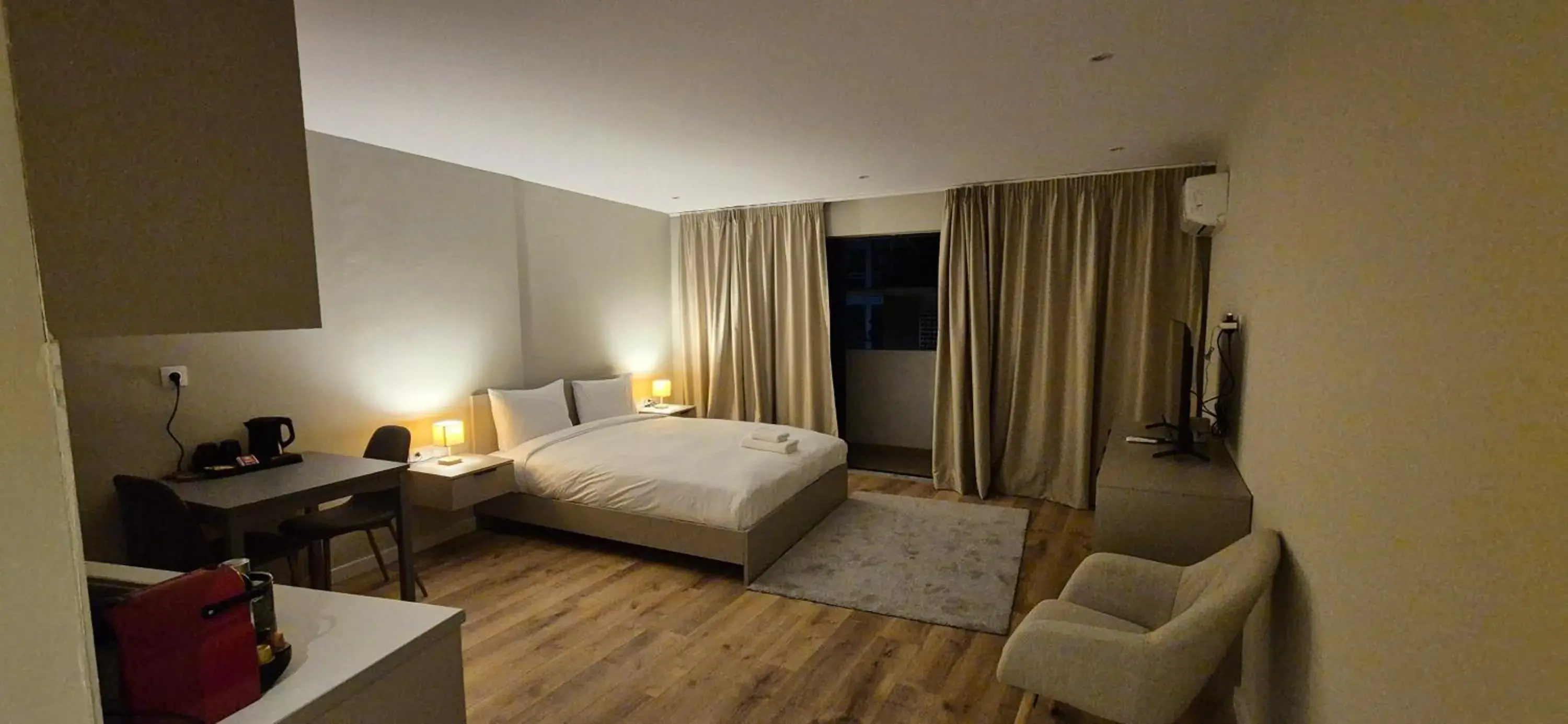 Bed in Figleaf Kypseli Bed in Figleaf Kypseli