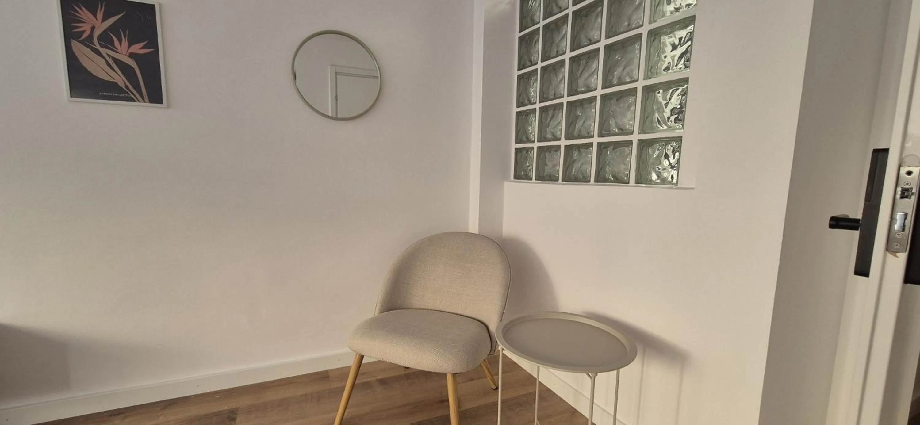 Seating area in Figleaf Kypseli