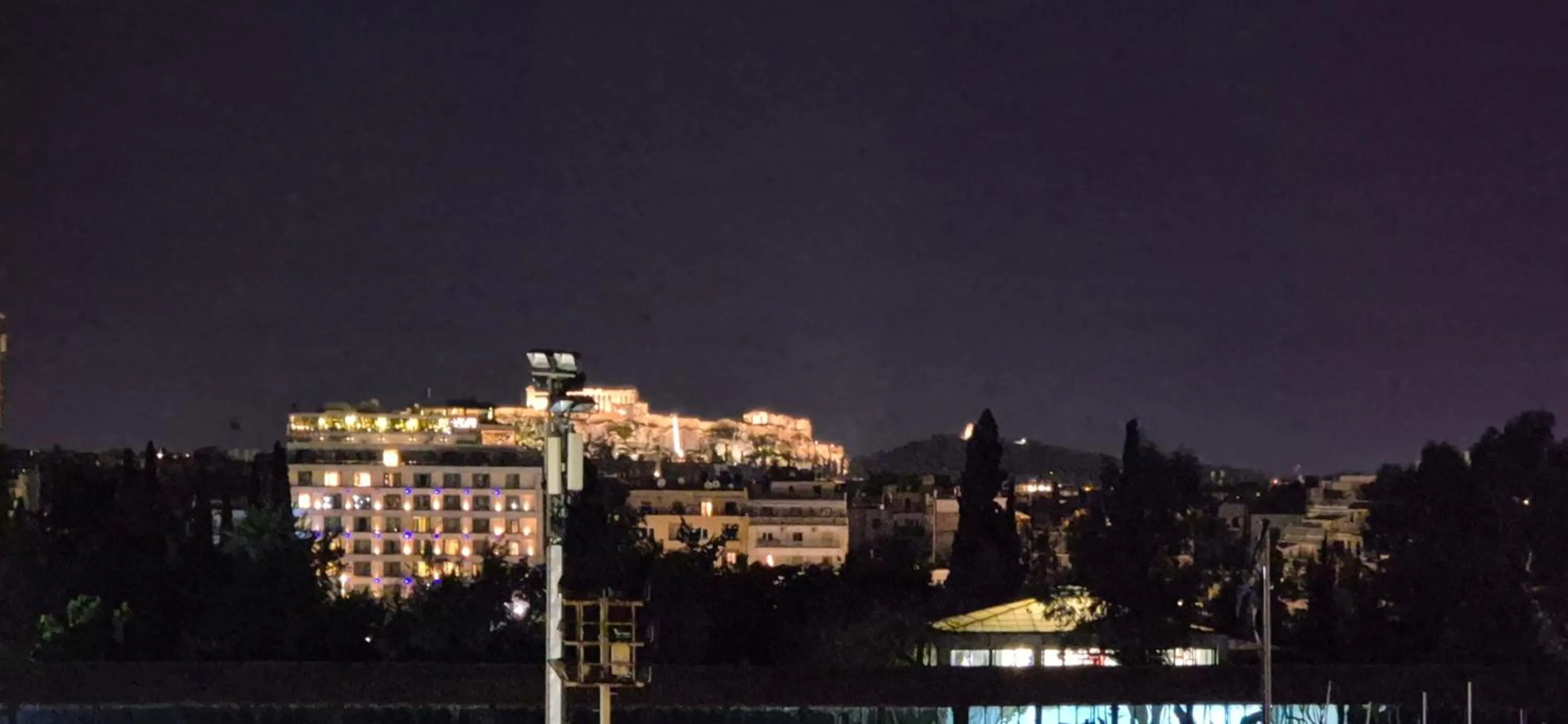 Night in Figleaf Kypseli