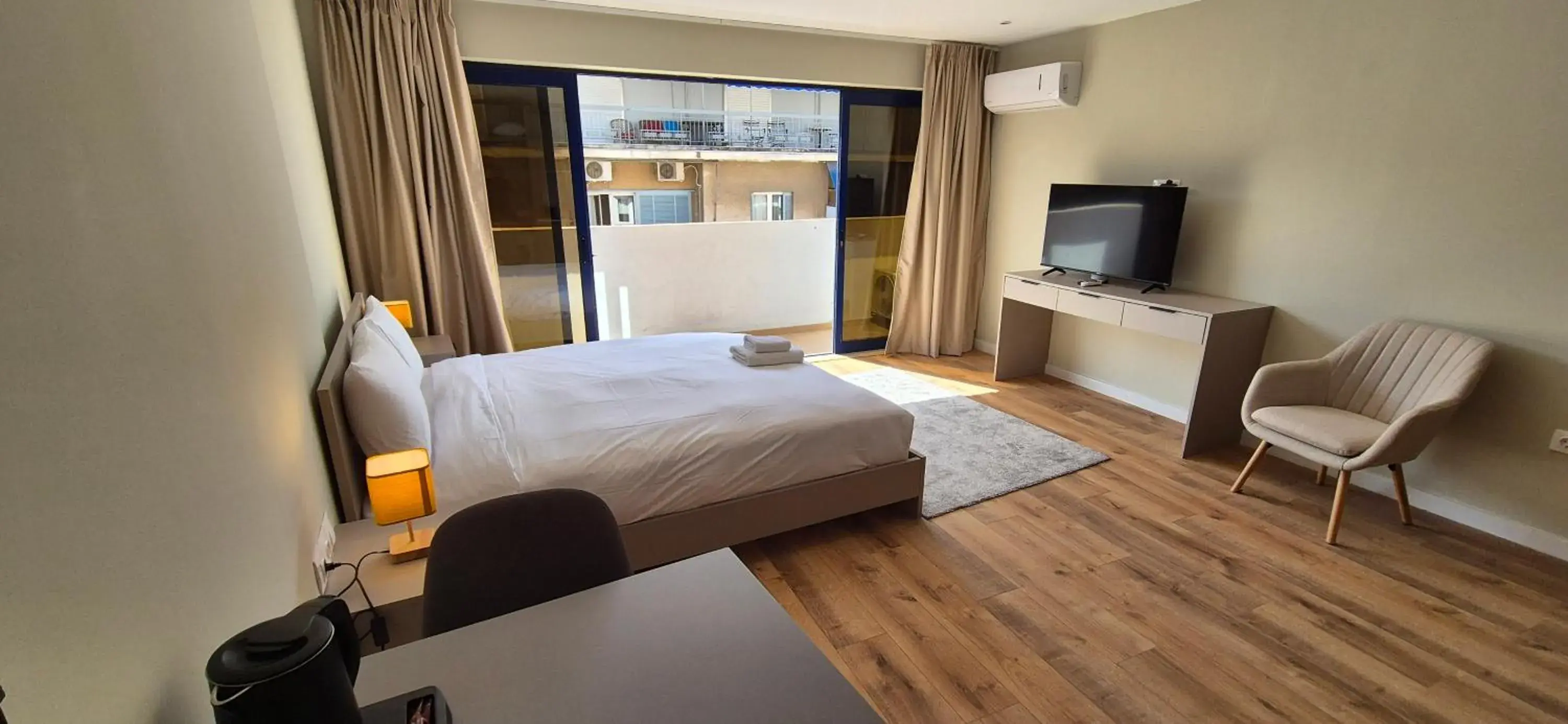 Bed in Figleaf Kypseli Bed in Figleaf Kypseli