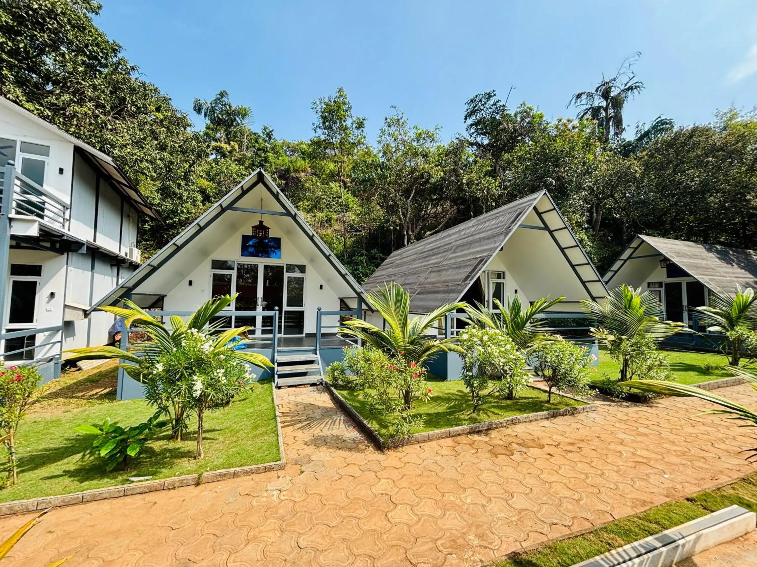 Garden view in Peace Garden Beach Resort Garden view in Peace Garden Beach Resort