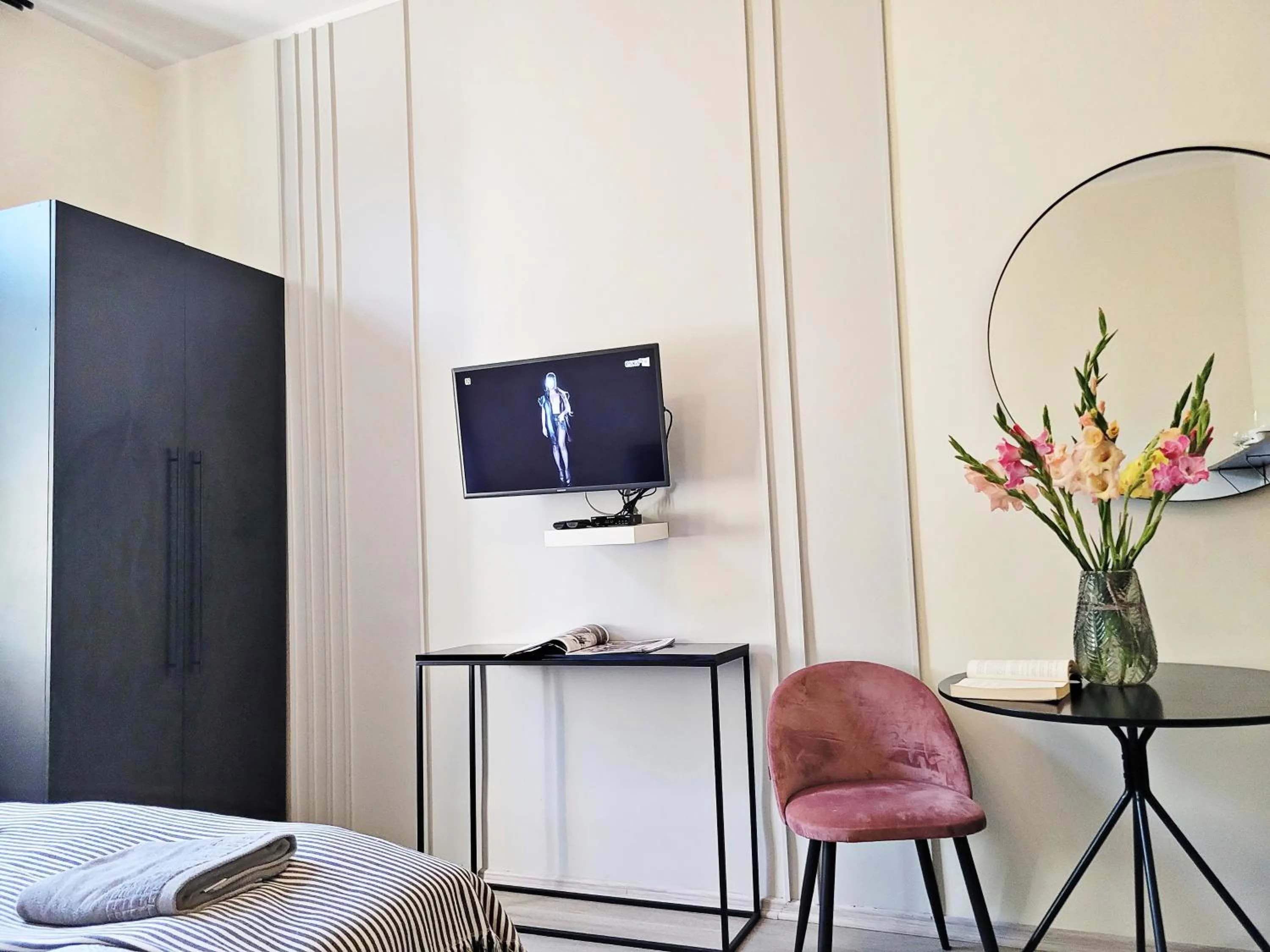 TV and multimedia, Bed in DReAM Main Station