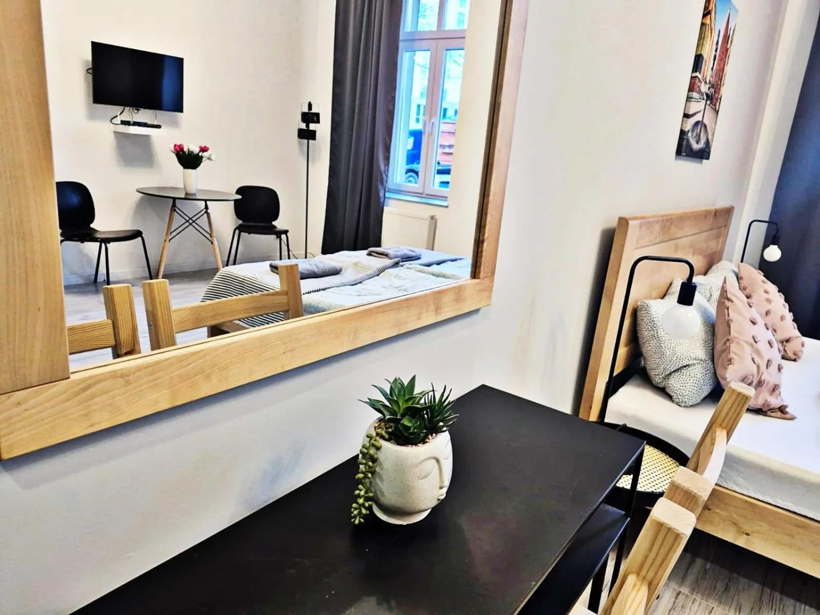 Photo of the whole room in DReAM Main Station