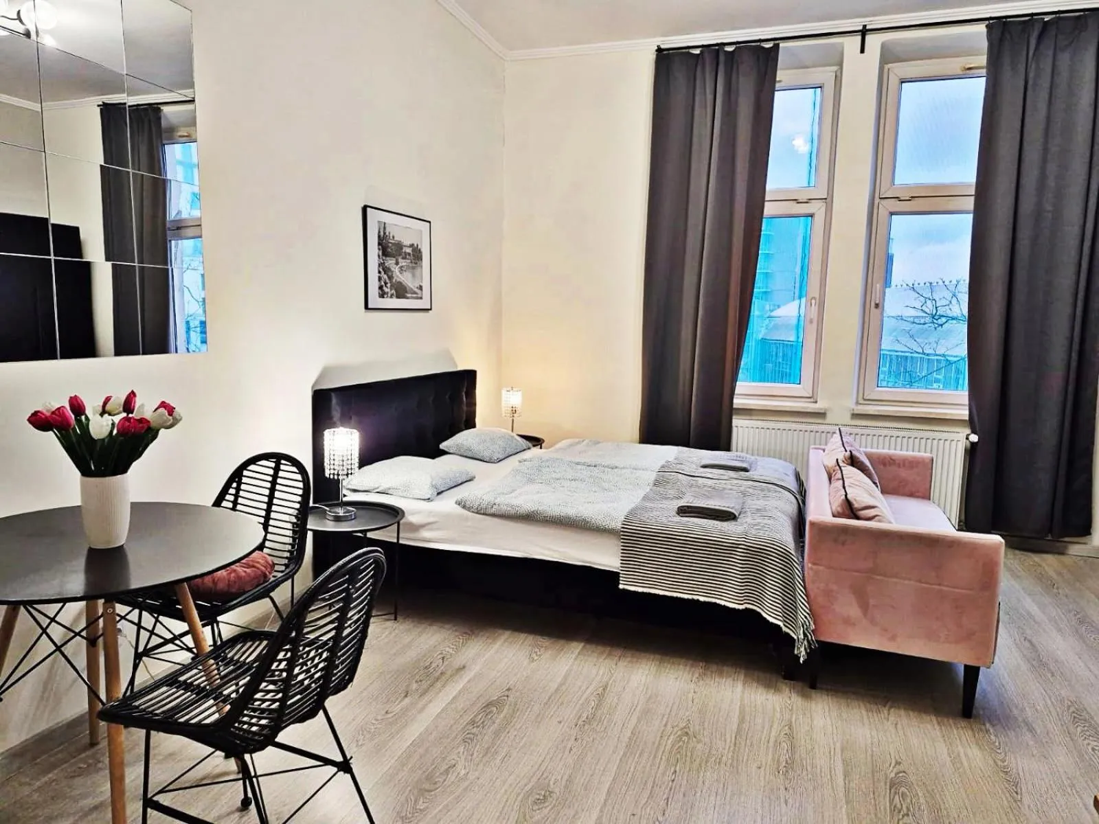 Photo of the whole room, Bed in DReAM Main Station