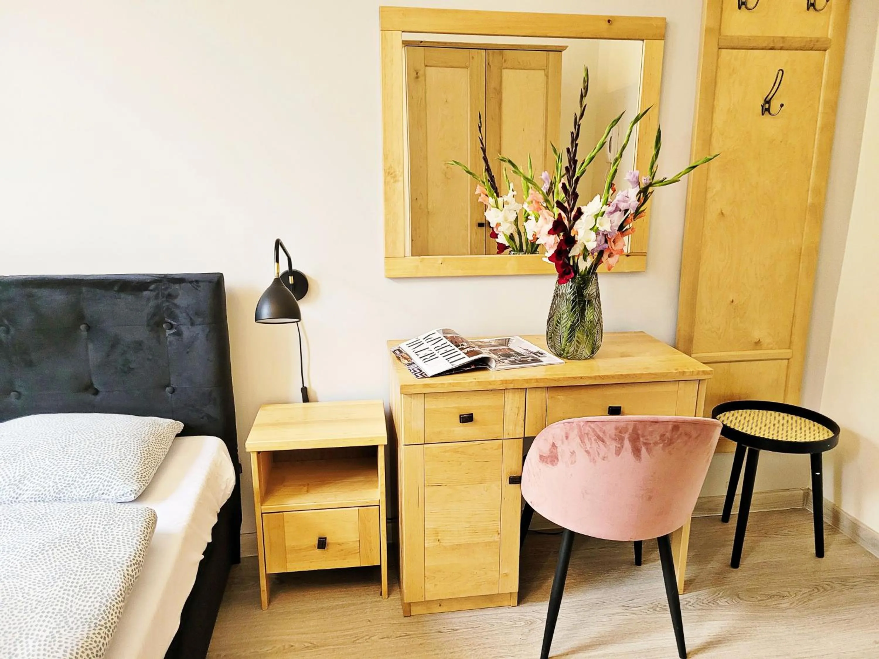 Photo of the whole room in DReAM Main Station