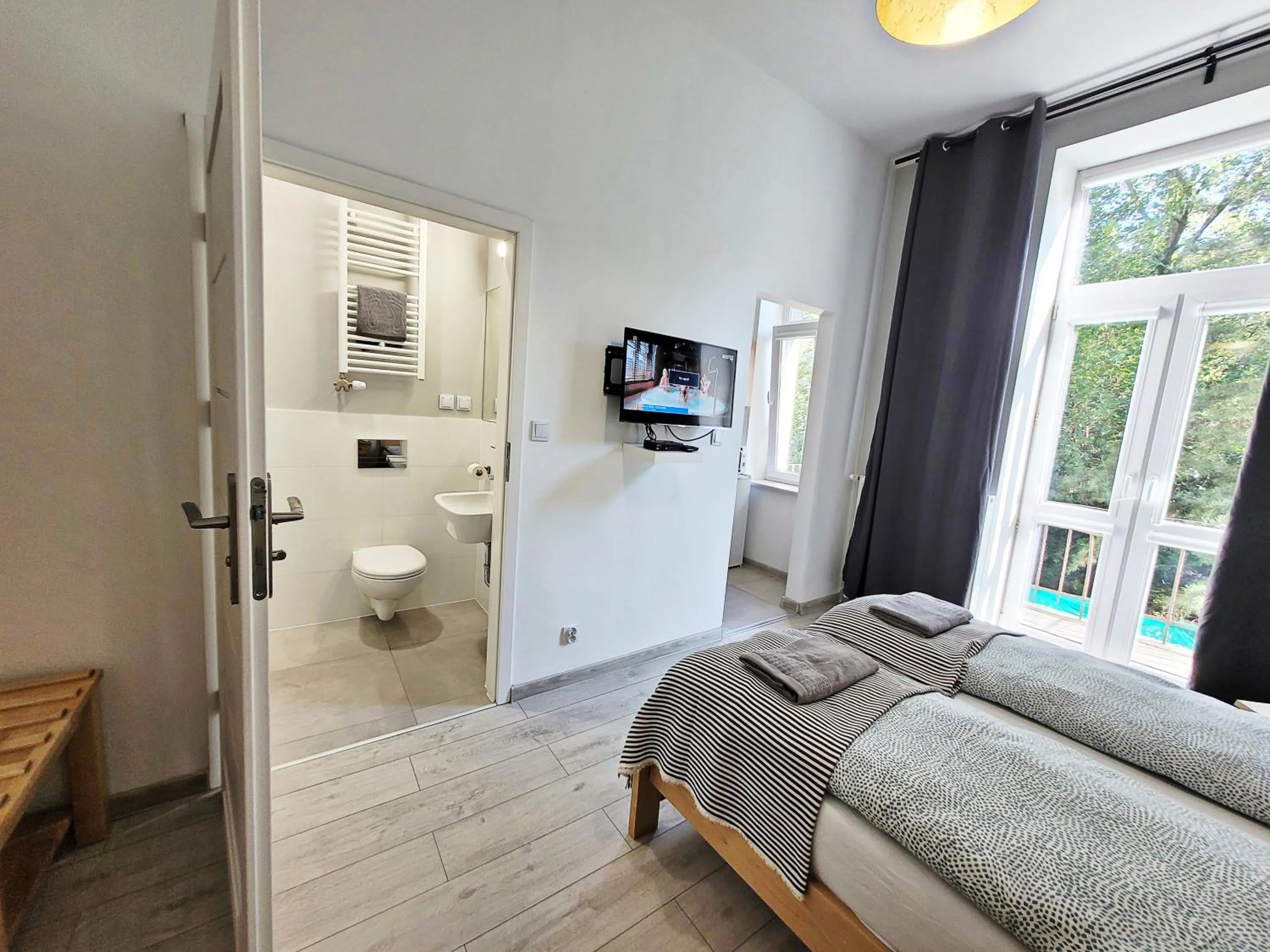 TV and multimedia, Bed in DReAM Main Station