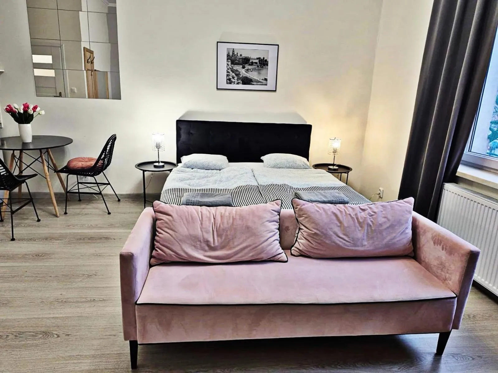 Photo of the whole room, Bed in DReAM Main Station