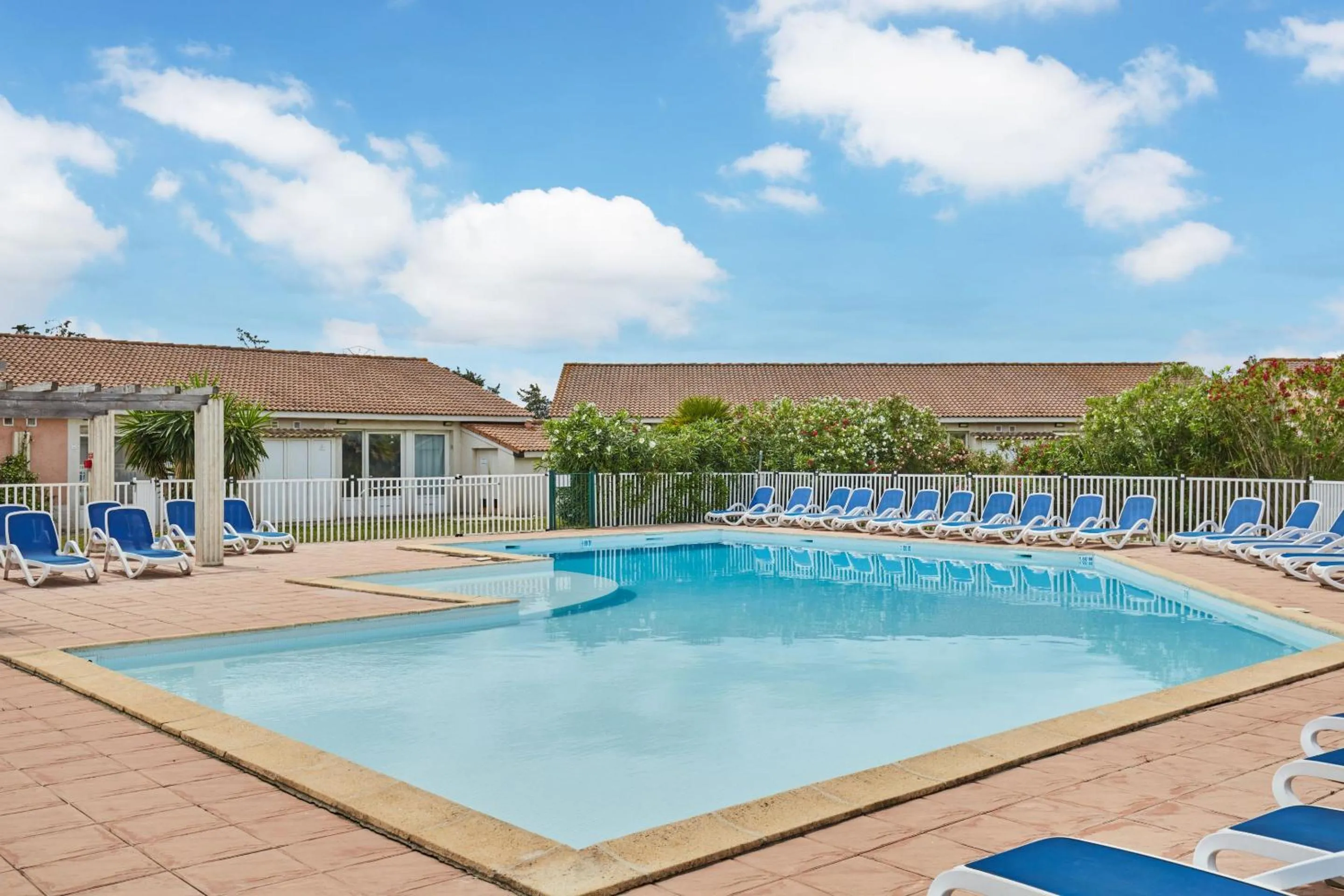 Swimming pool in Résidence Odalys Côté Canal