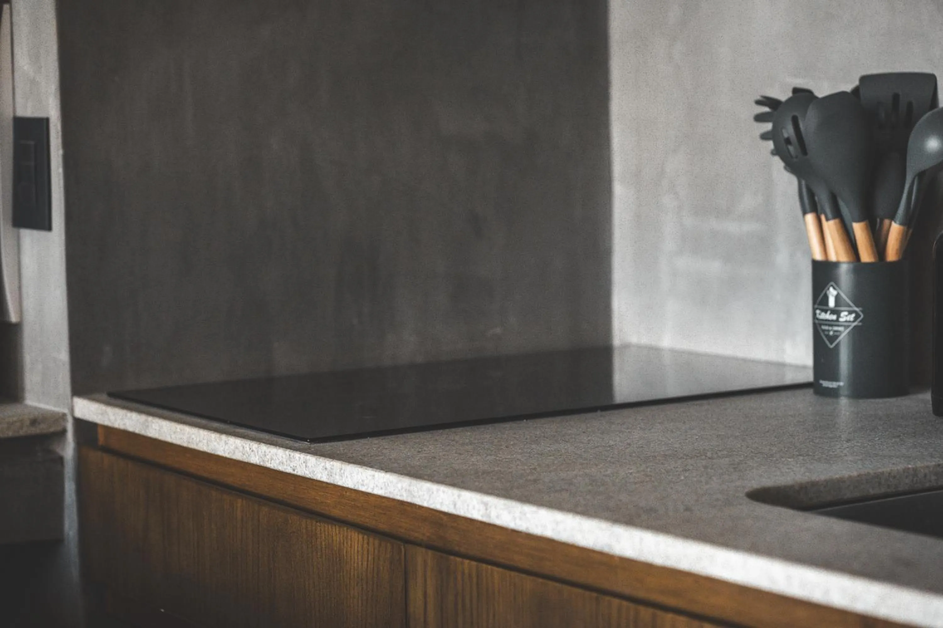 Kitchen or kitchenette in Urbano by Sundara