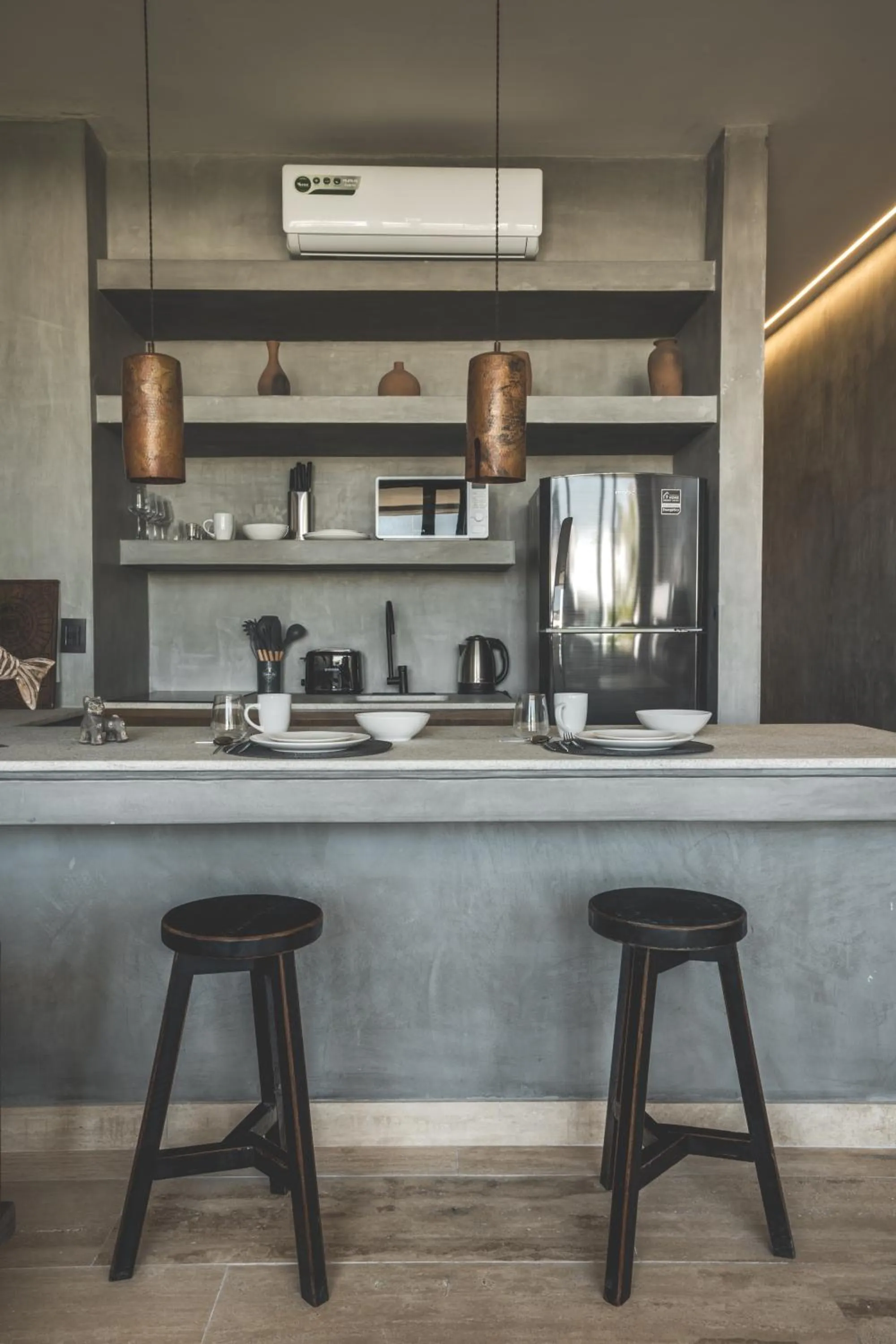 Kitchen or kitchenette in Urbano by Sundara
