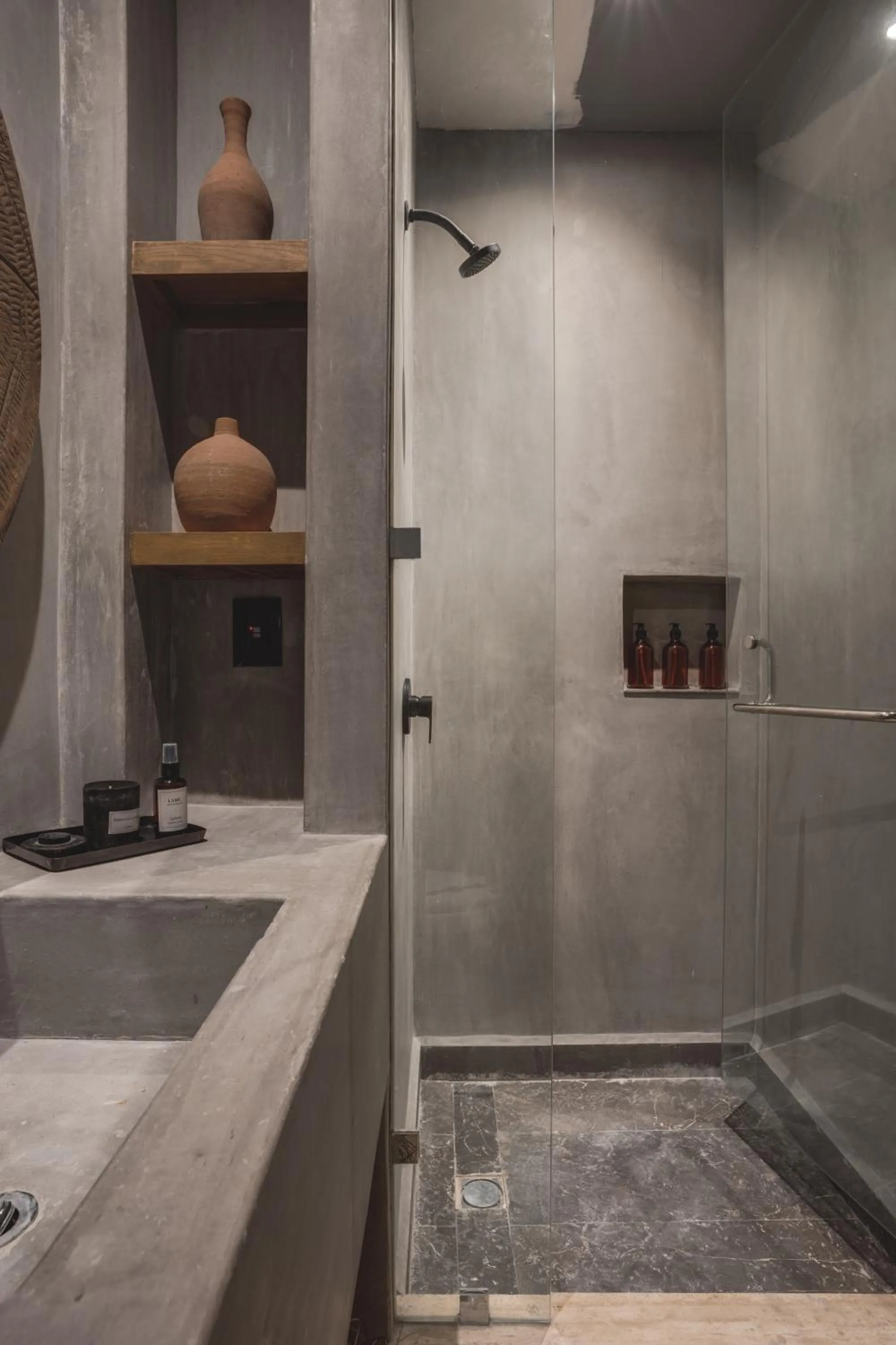 Shower in Urbano by Sundara