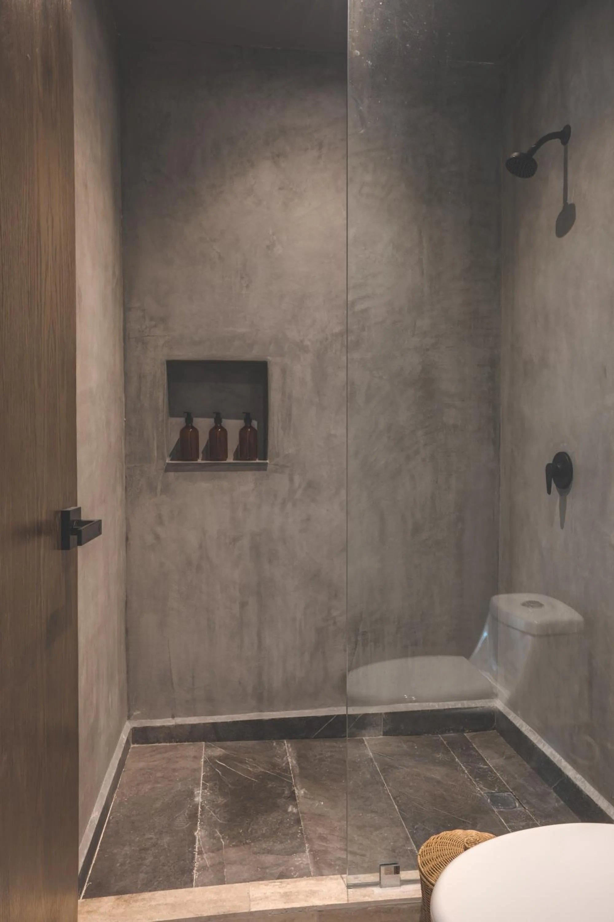 Shower in Urbano by Sundara