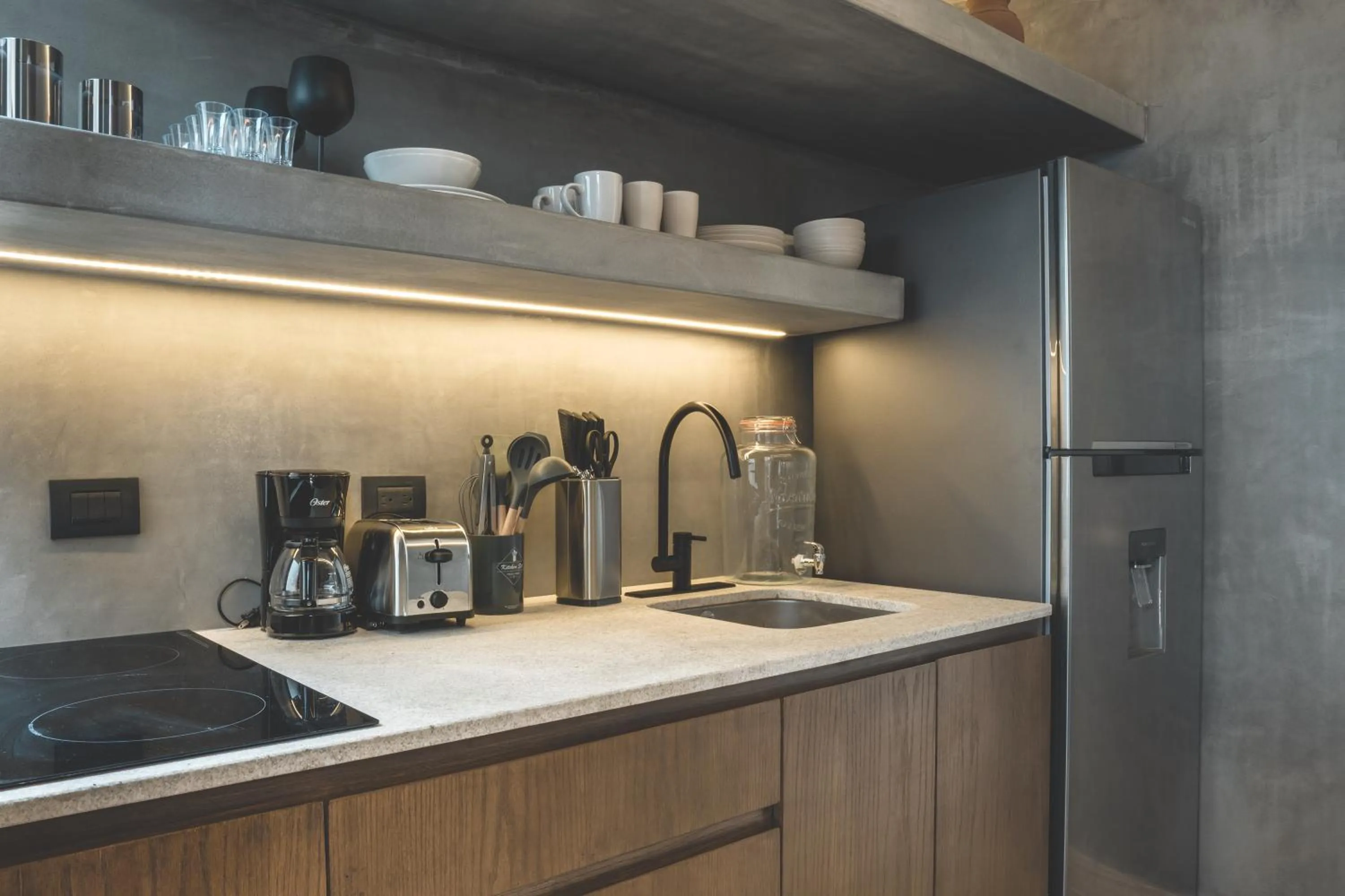 Kitchen or kitchenette in Urbano by Sundara