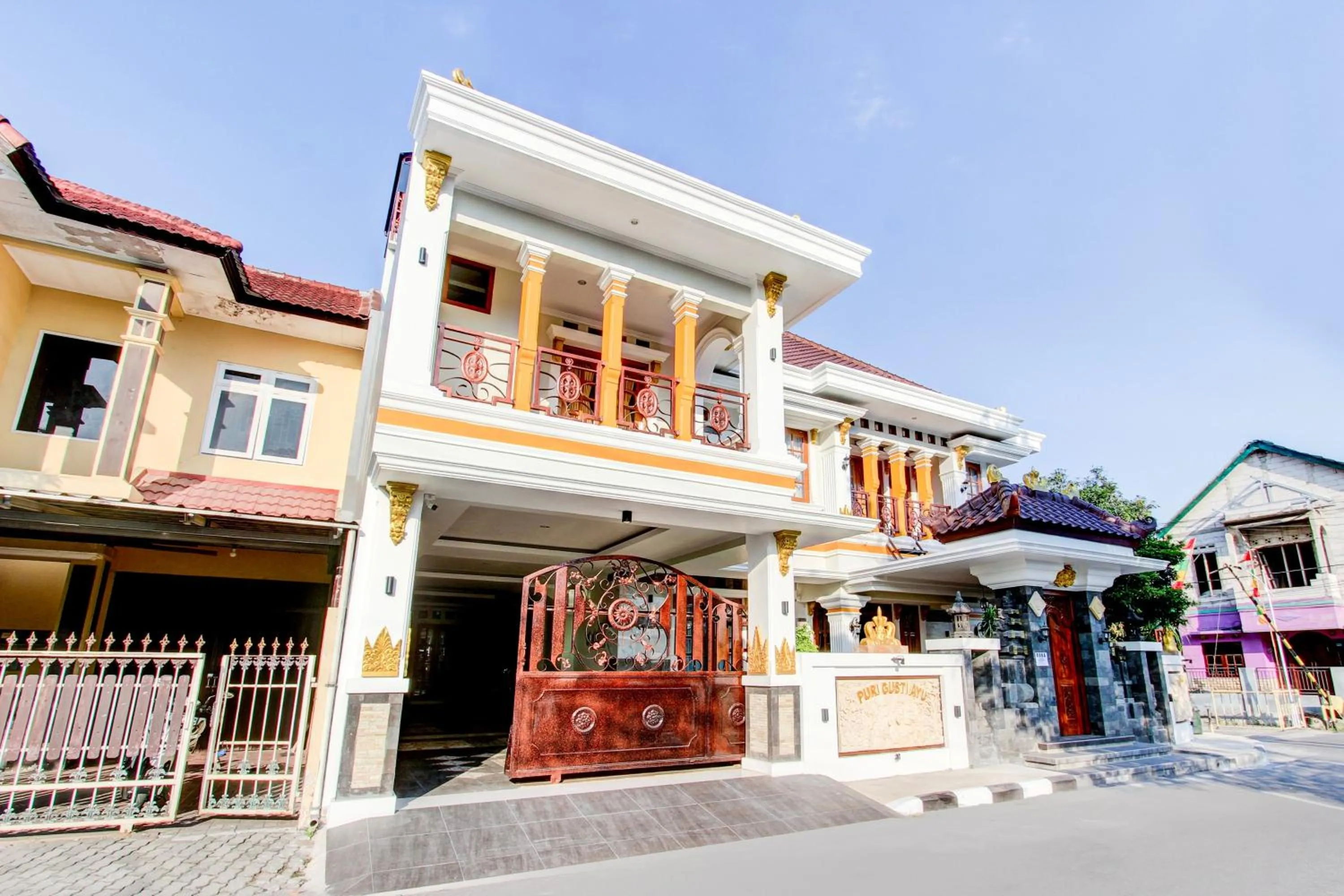 Facade/entrance in Collection O 94154 Puri Gusti Ayu