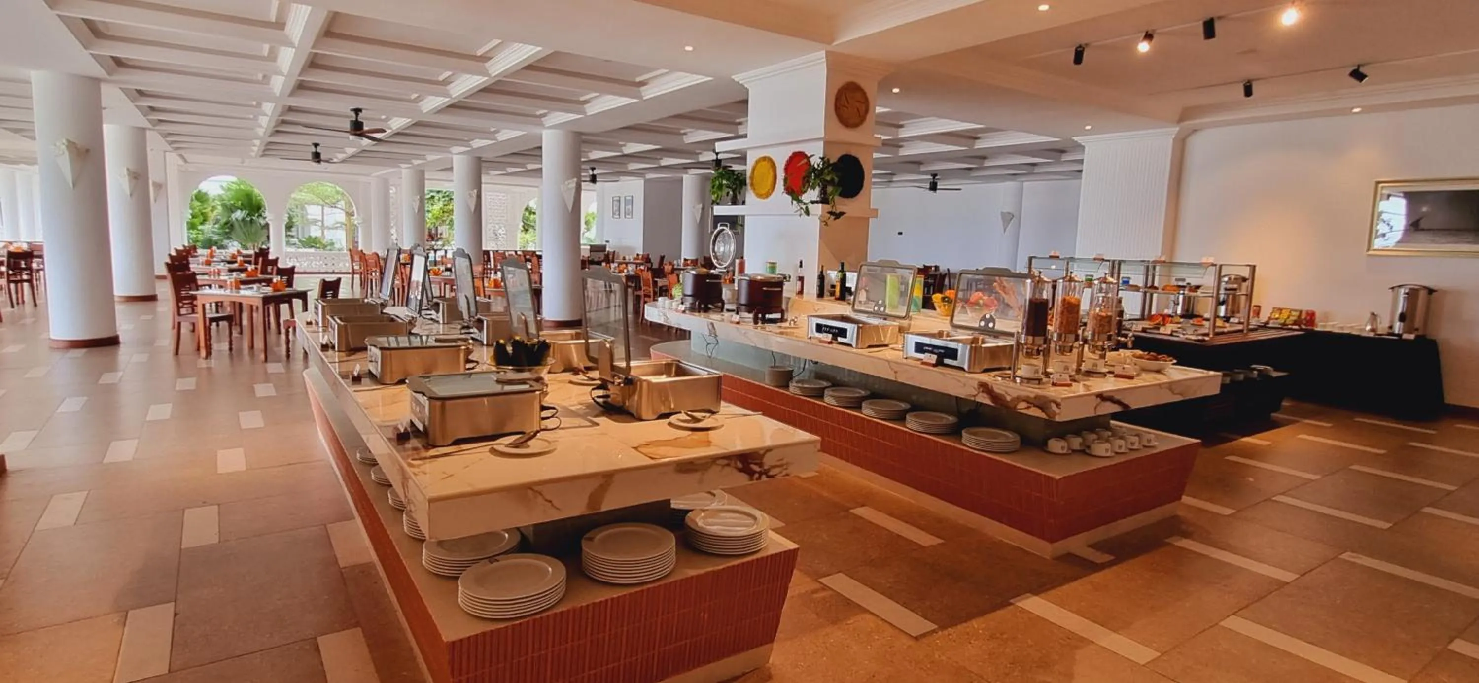 Restaurant/places to eat in Shukran Palace