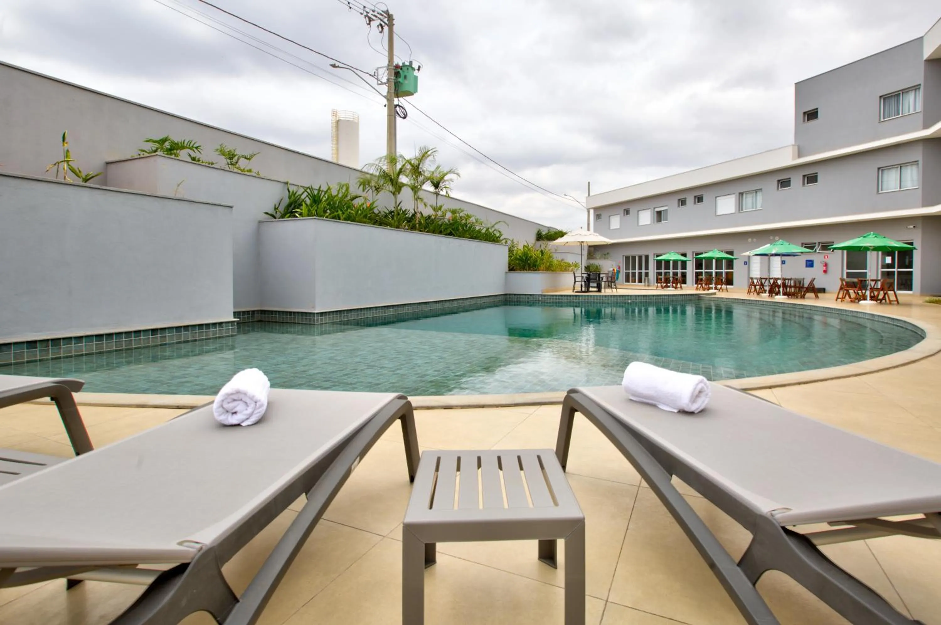 Swimming pool in Comfort Hotel Serra da Canastra