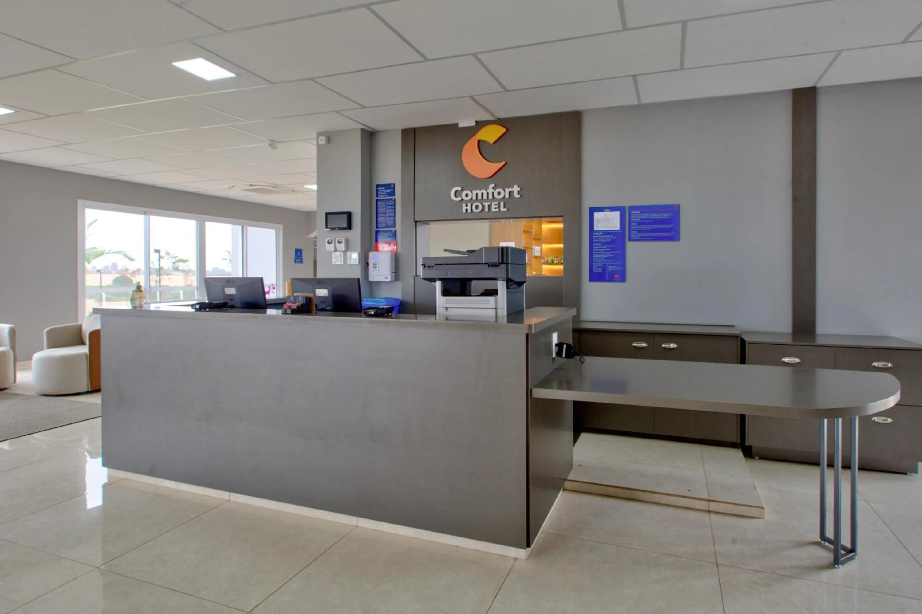 Lobby or reception in Comfort Hotel Serra da Canastra