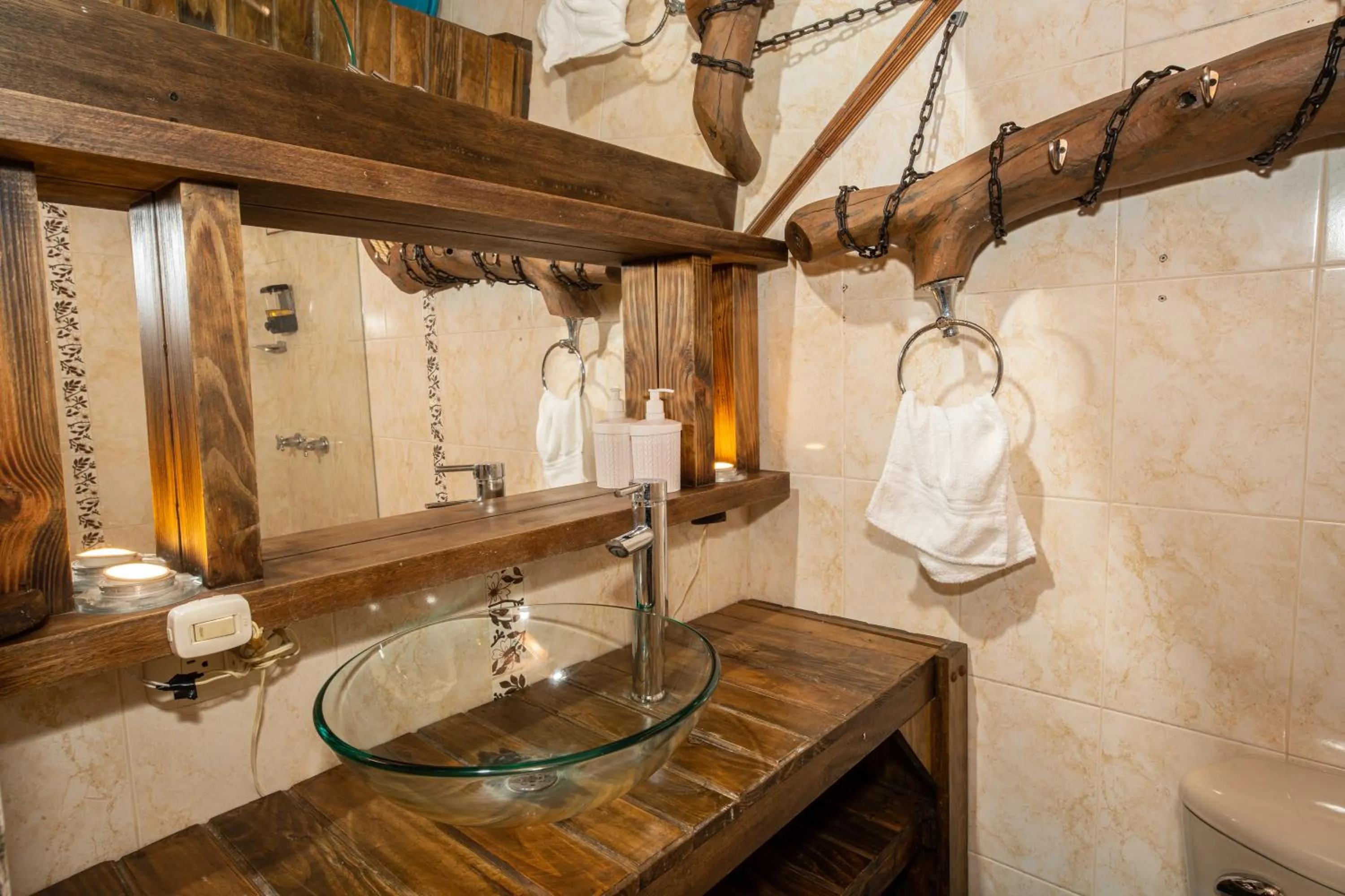 Toilet in Hotel Spa Bliss Guatape