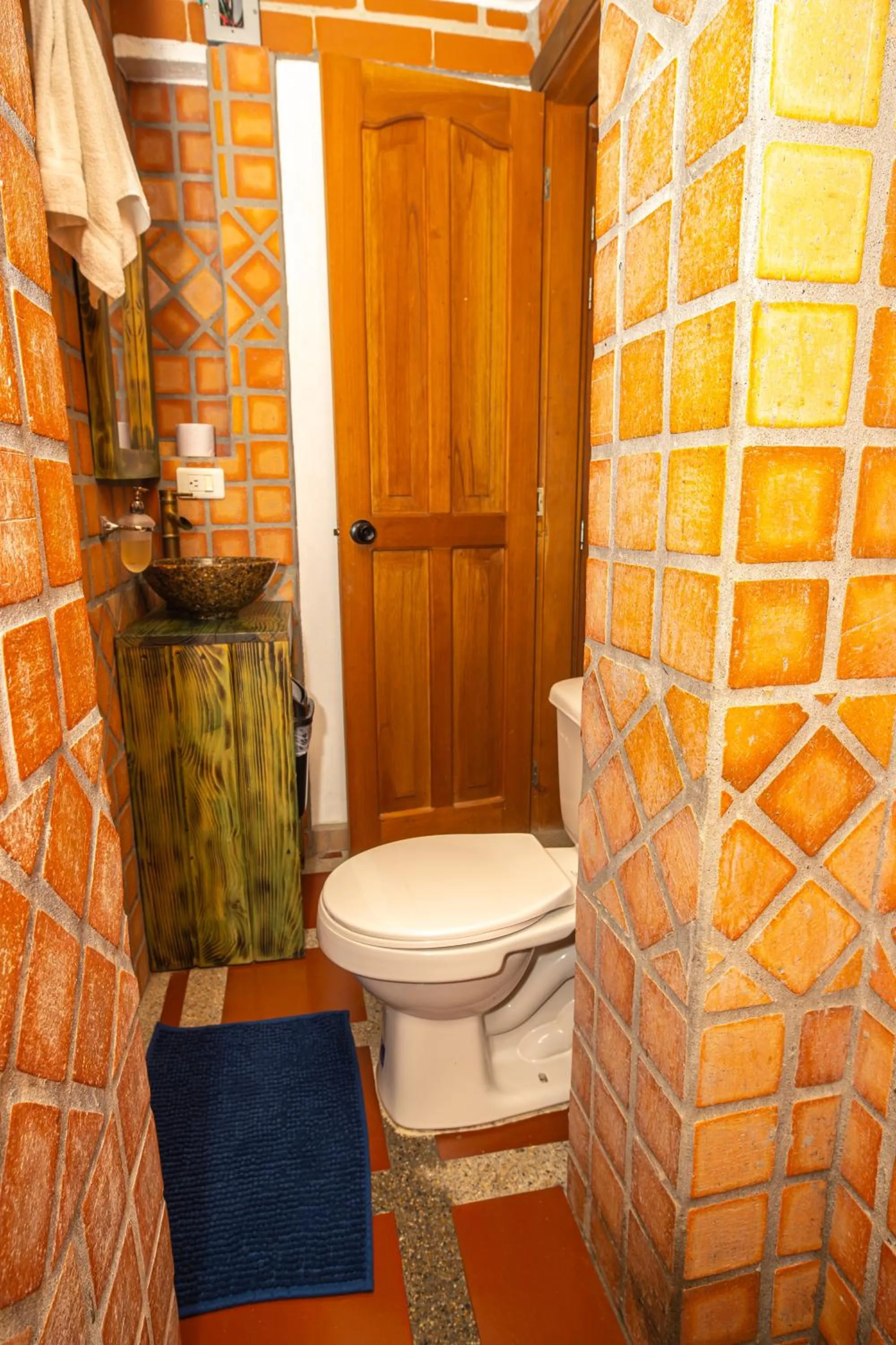 Toilet in Hotel Spa Bliss Guatape