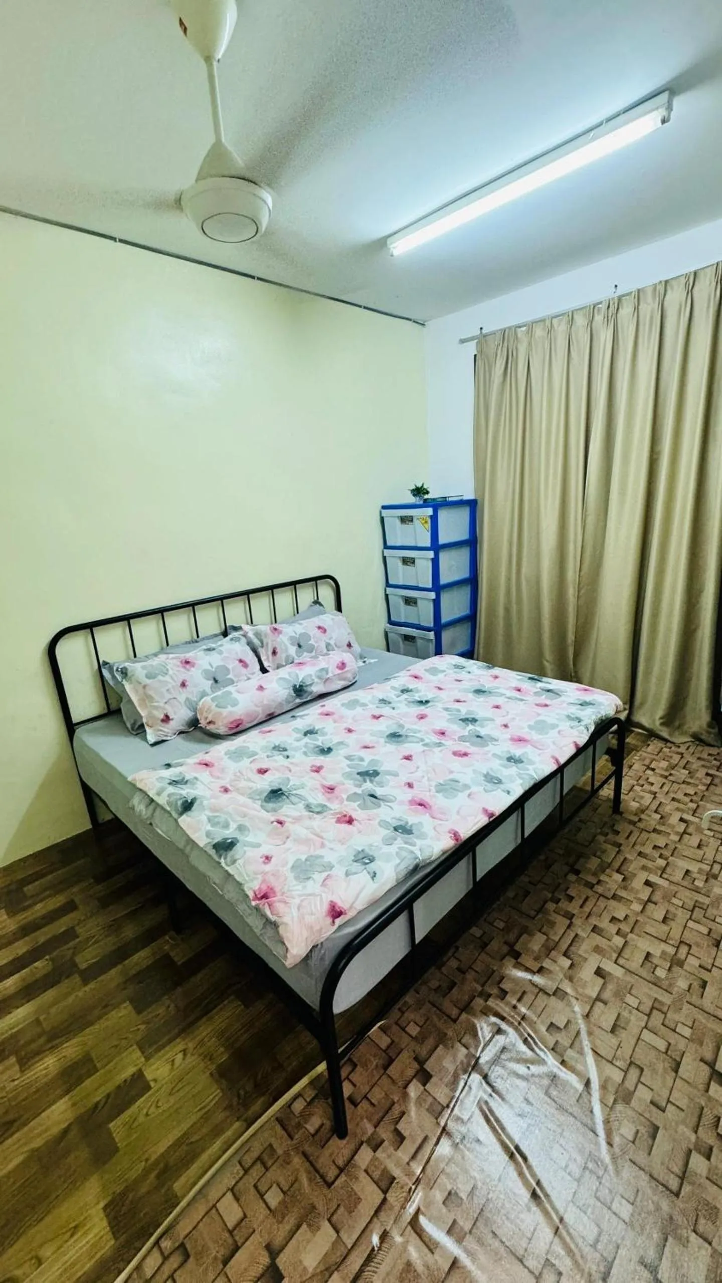 Bedroom, Bed in Idris Homestay