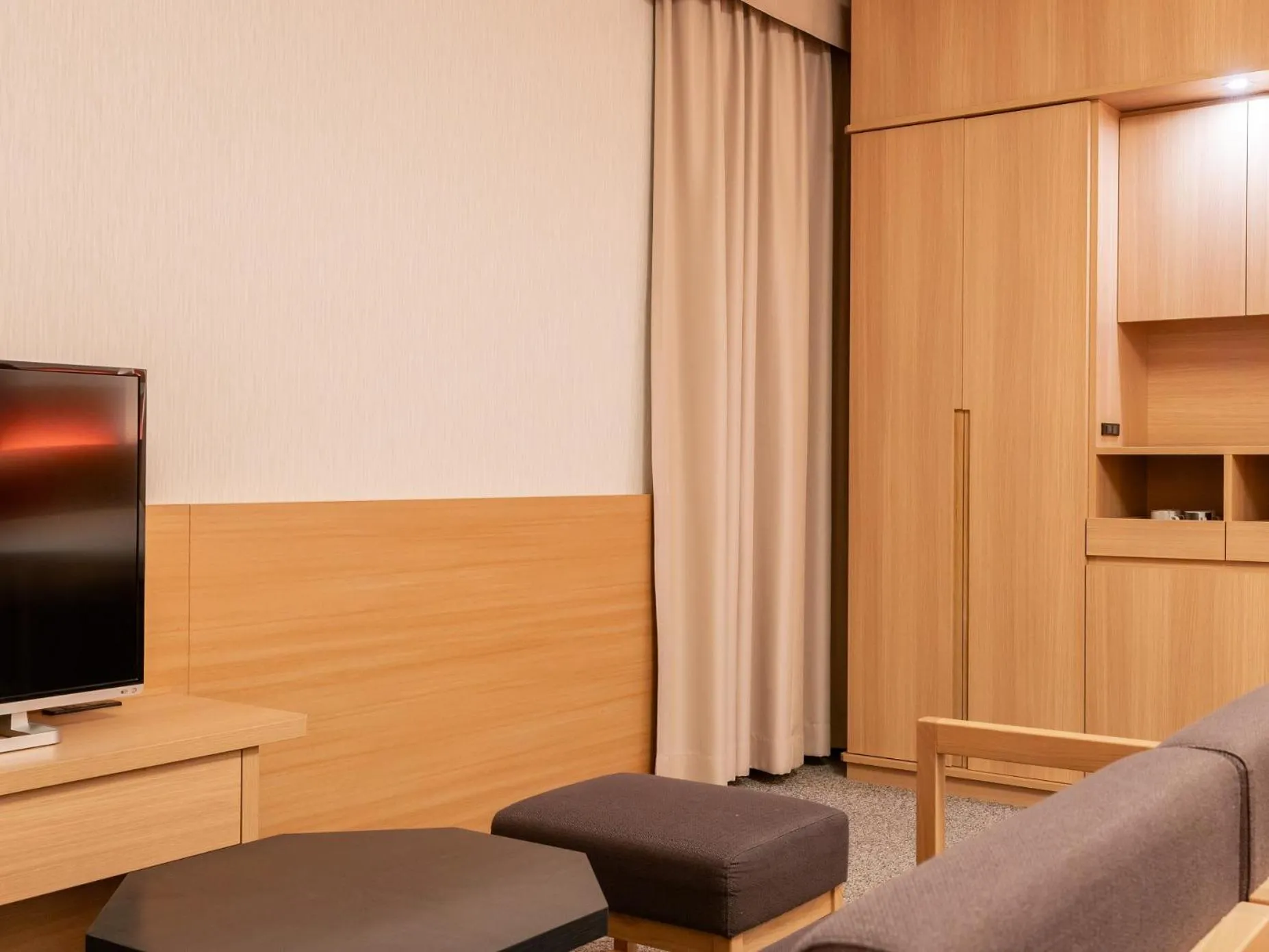 TV and multimedia in Loisir Hotel Classic Garden Kyoto Sanjo