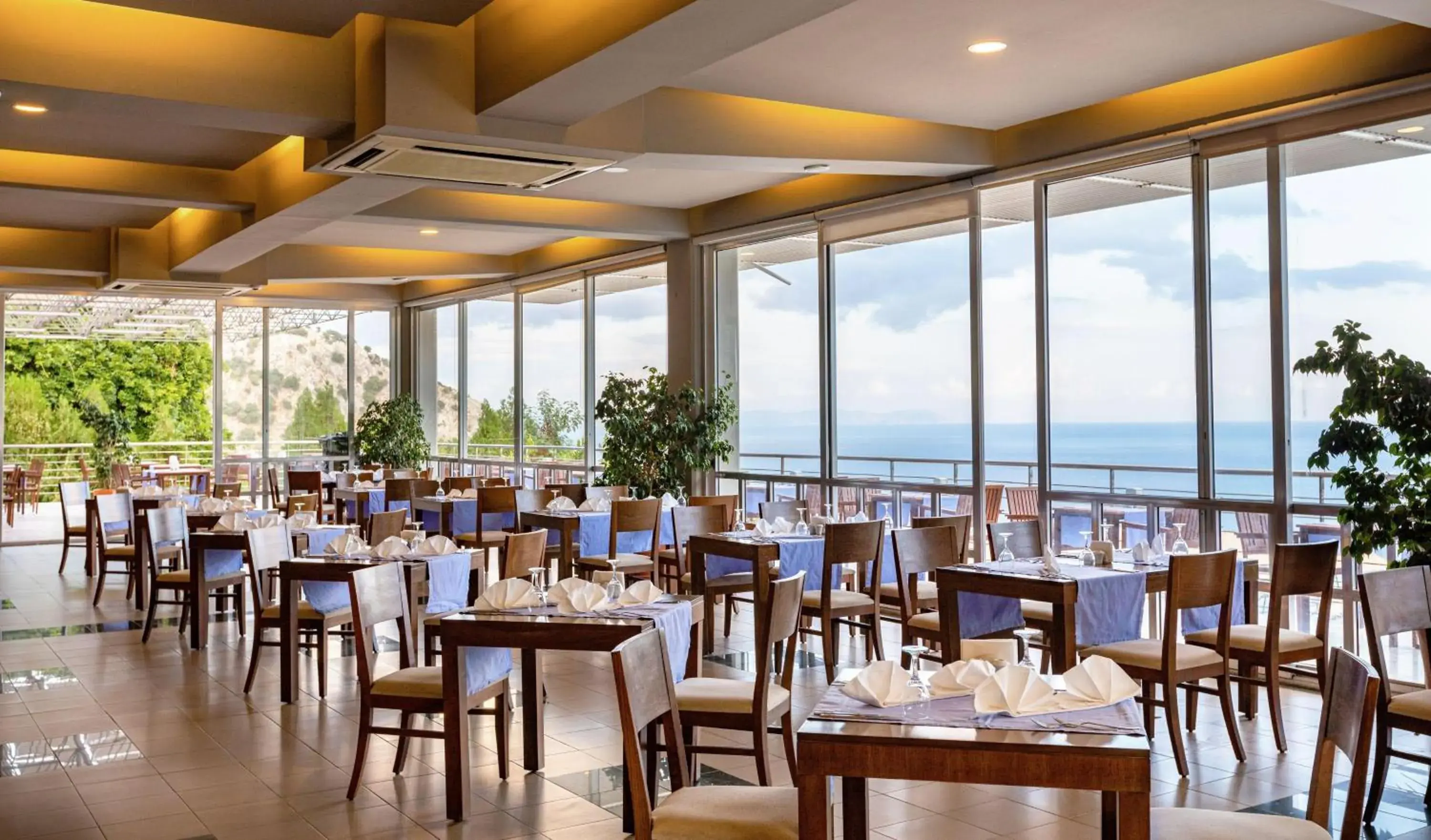 Restaurant/places to eat in Loryma Resort Hotel Restaurant/places to eat in Loryma Resort Hotel