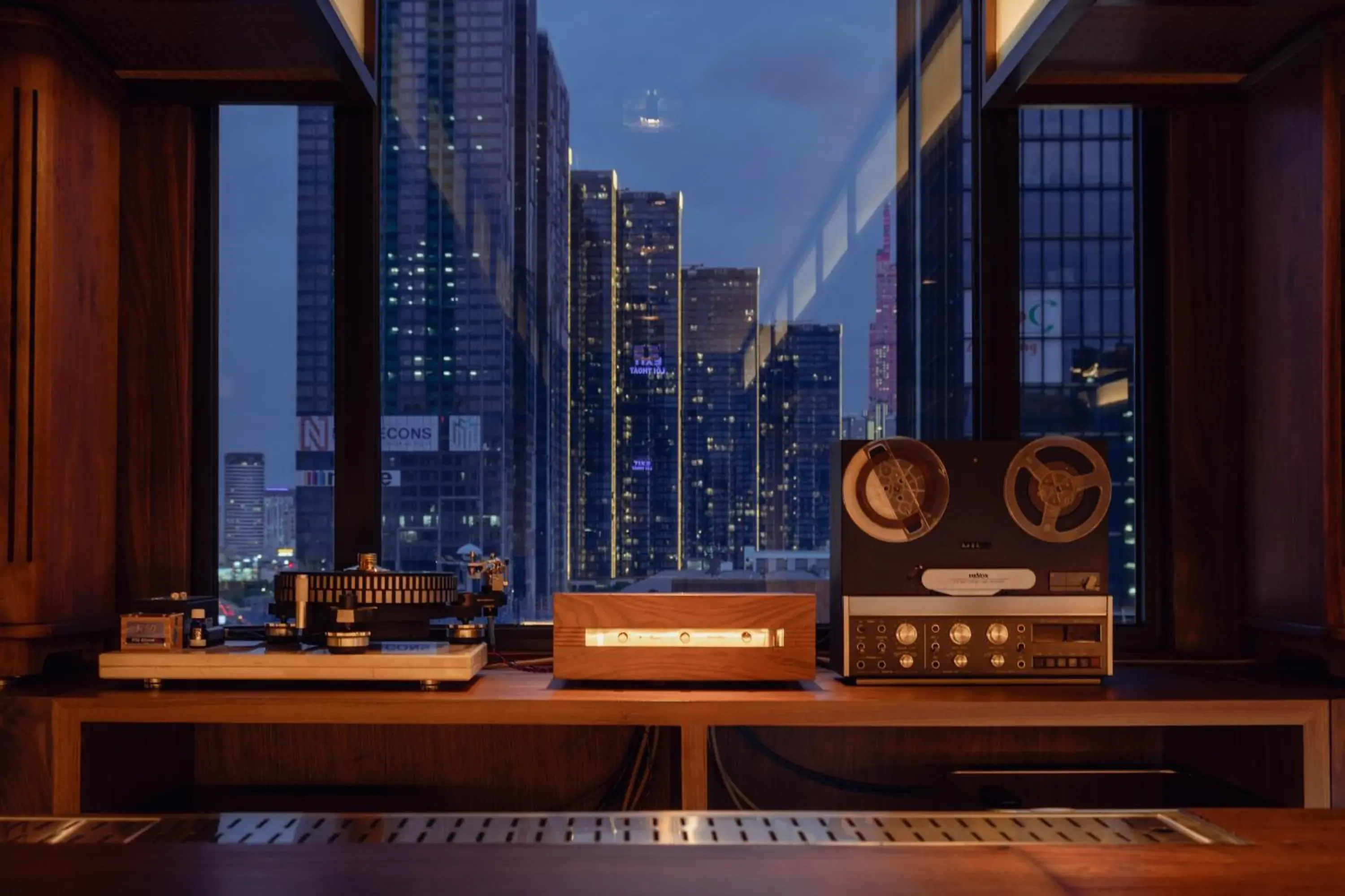 Restaurant/places to eat in Suzu Saigon - A Boutique Hotel Restaurant/places to eat in Suzu Saigon - A Boutique Hotel