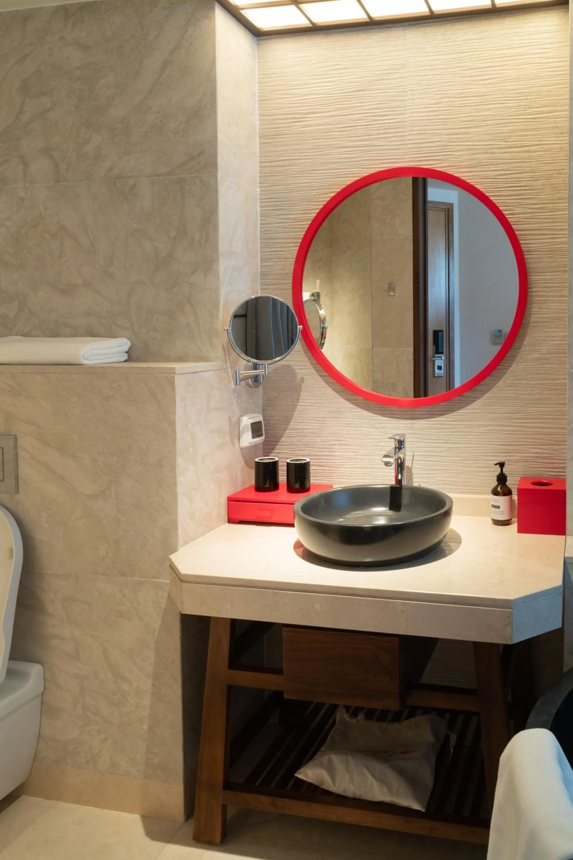 Toilet in Suzu Saigon - A Boutique Hotel