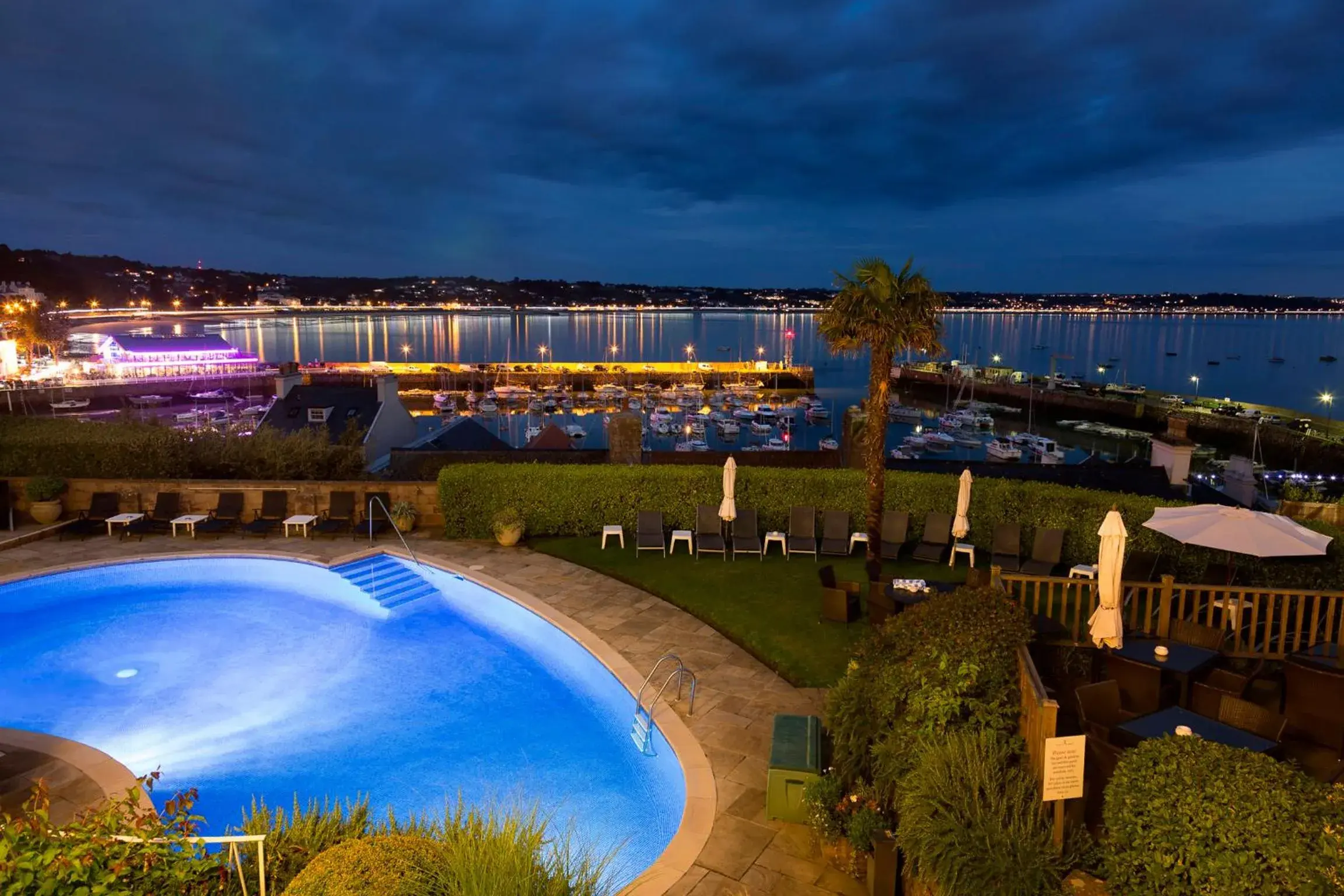 Swimming pool in Somerville Hotel Swimming pool in Somerville Hotel
