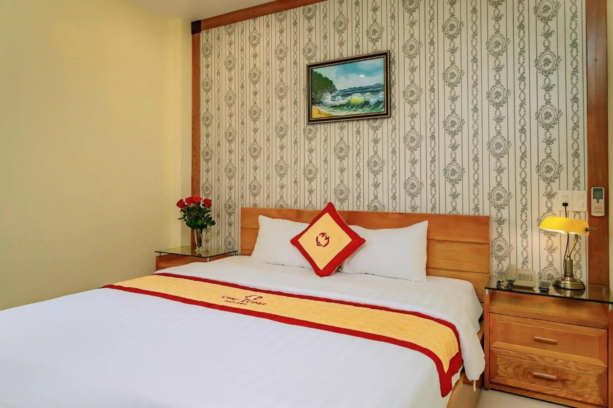 Bed in Chu Long Hotel & Spa