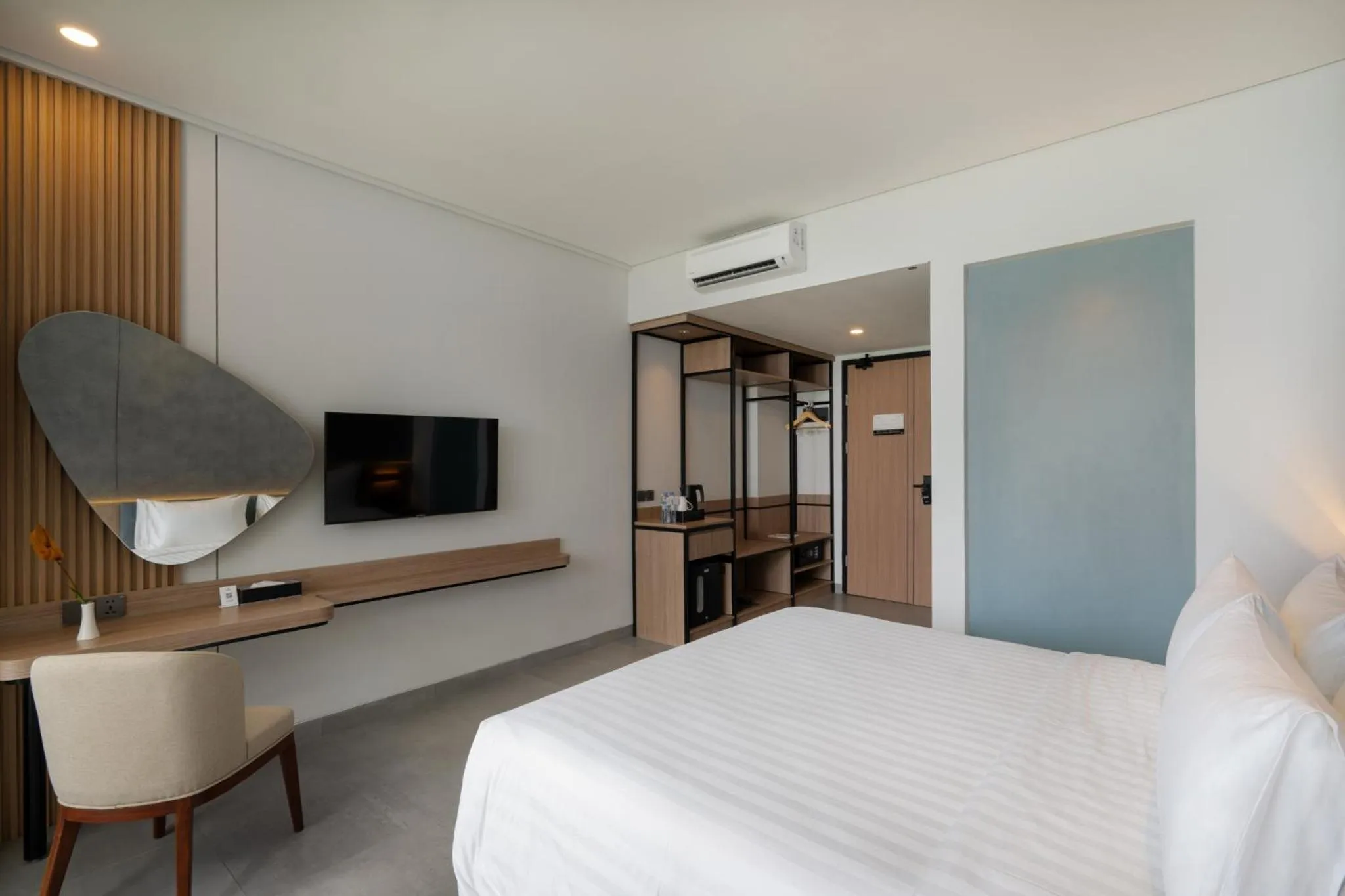 Bed in Laska Hotel & Resort Ciletuh