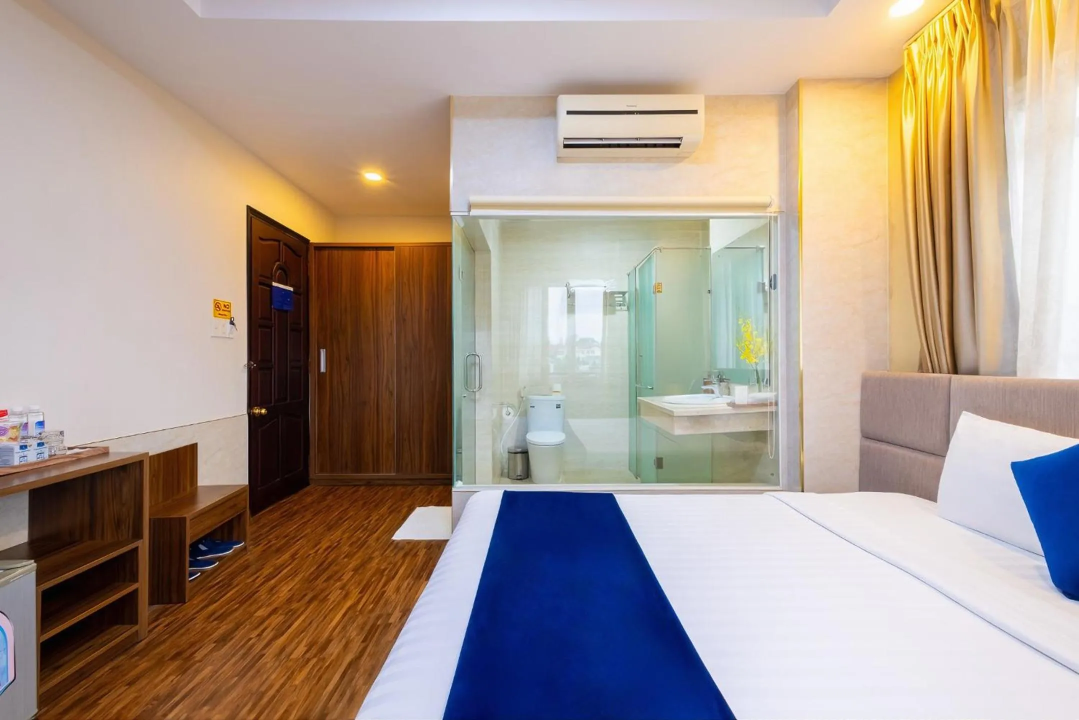 Bedroom, Bed in Sandals Hotel