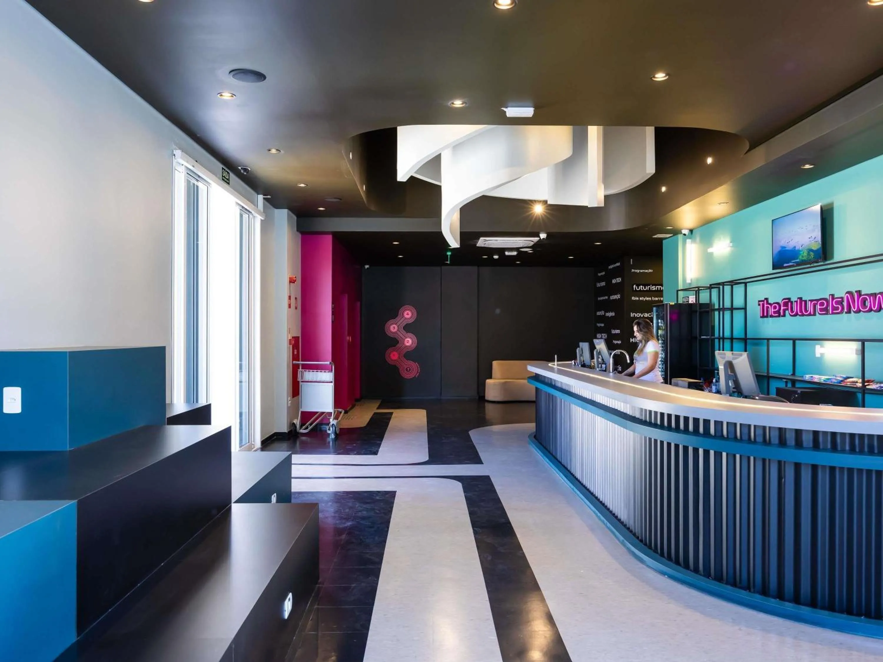 Lounge or bar in Ibis Styles Barretos