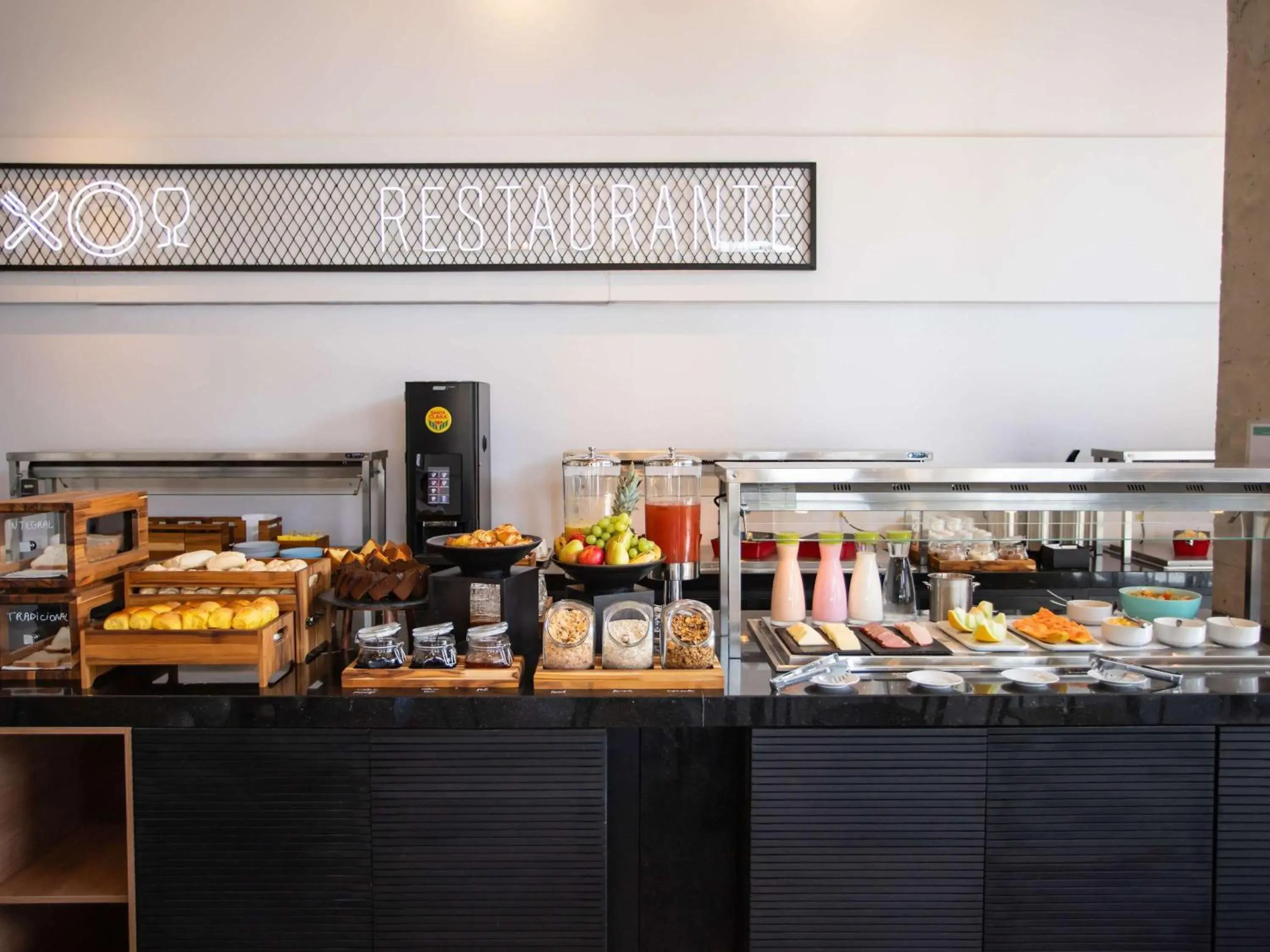 Restaurant/places to eat in Ibis Serra Talhada Restaurant/places to eat in Ibis Serra Talhada